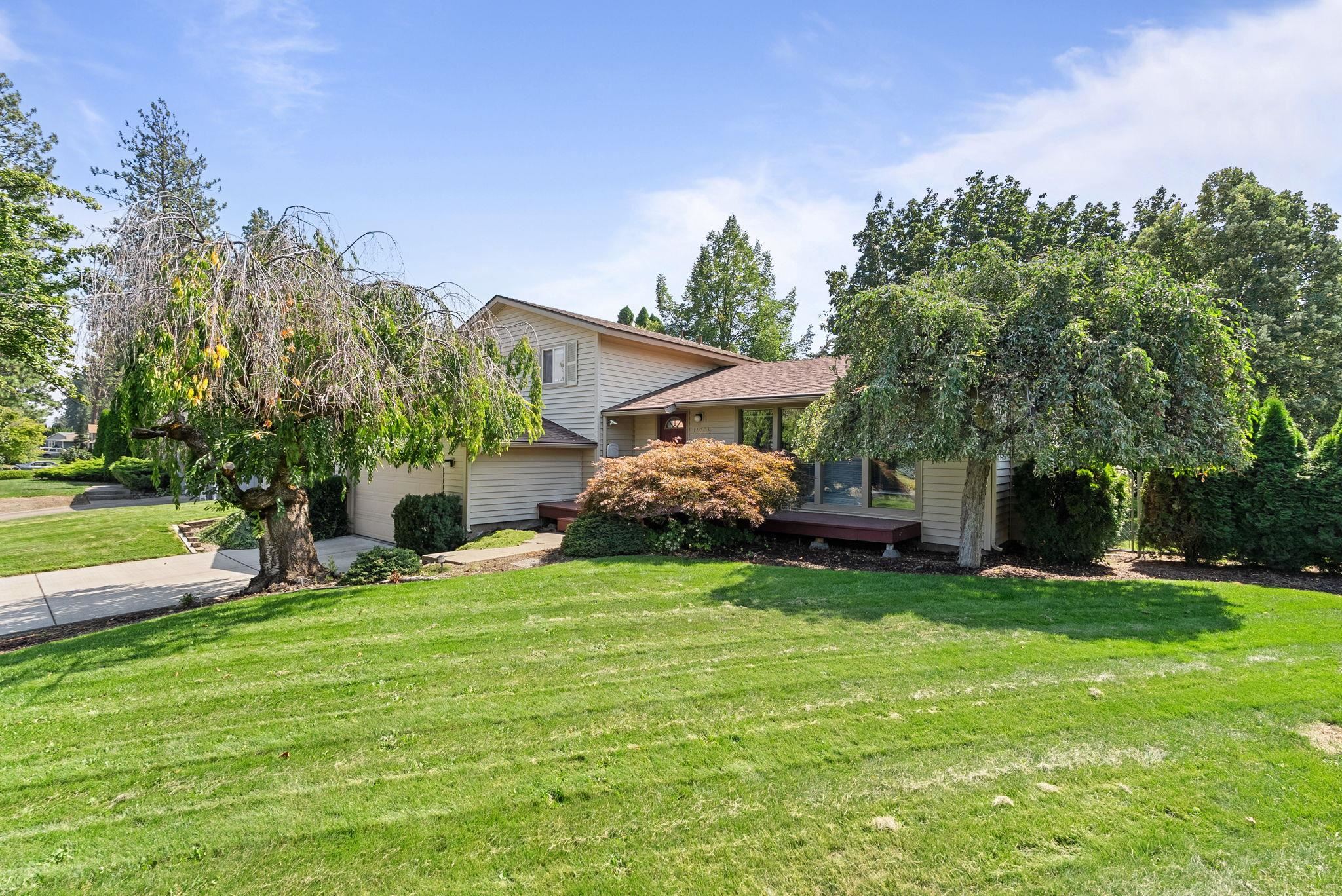 11008 E 35th Ave - Photo 1