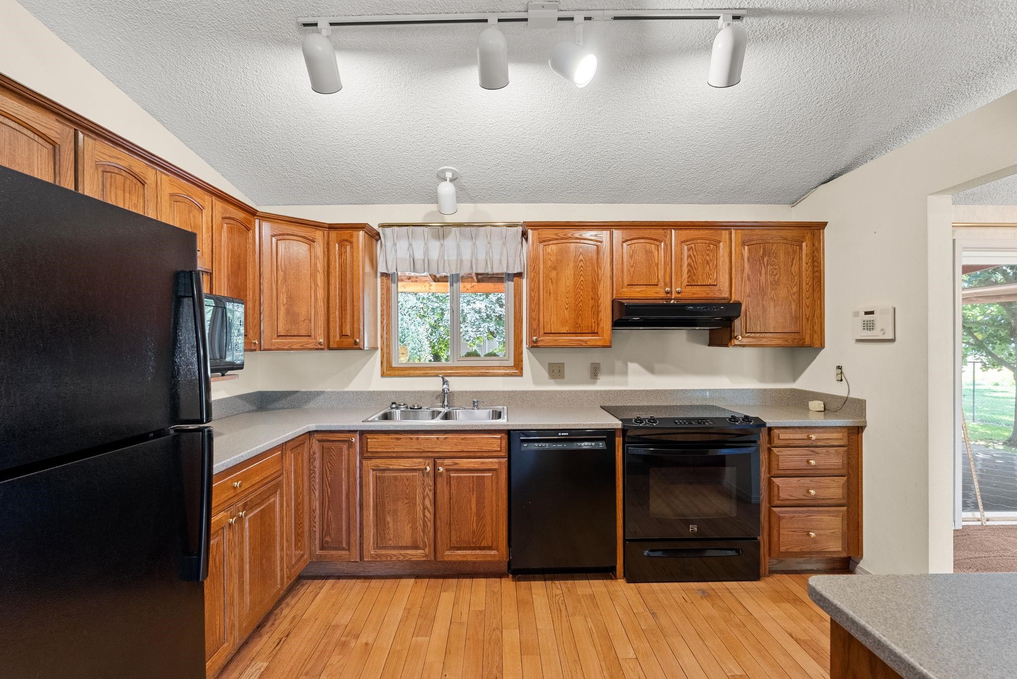 11008 E 35th Ave - Photo 15