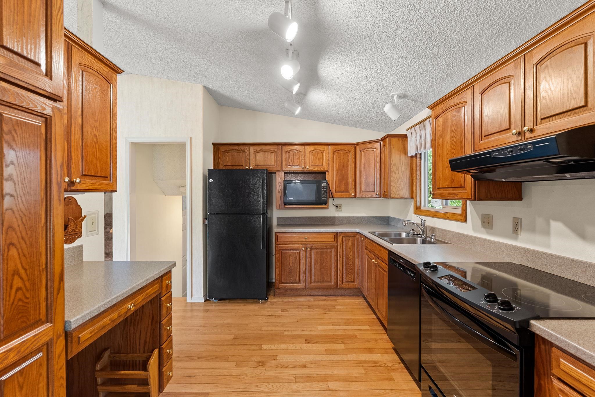 11008 E 35th Ave - Photo 14