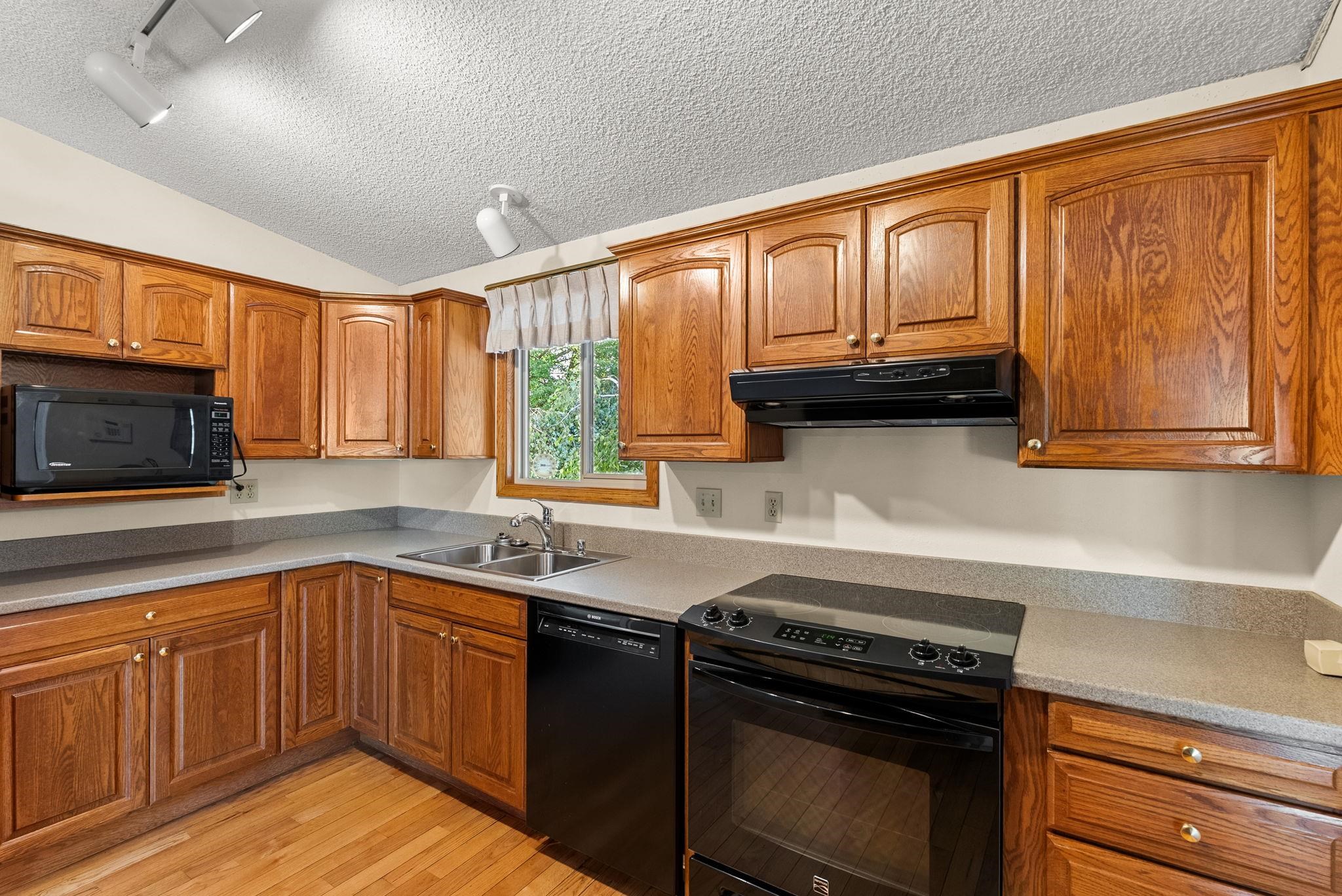 11008 E 35th Ave - Photo 16