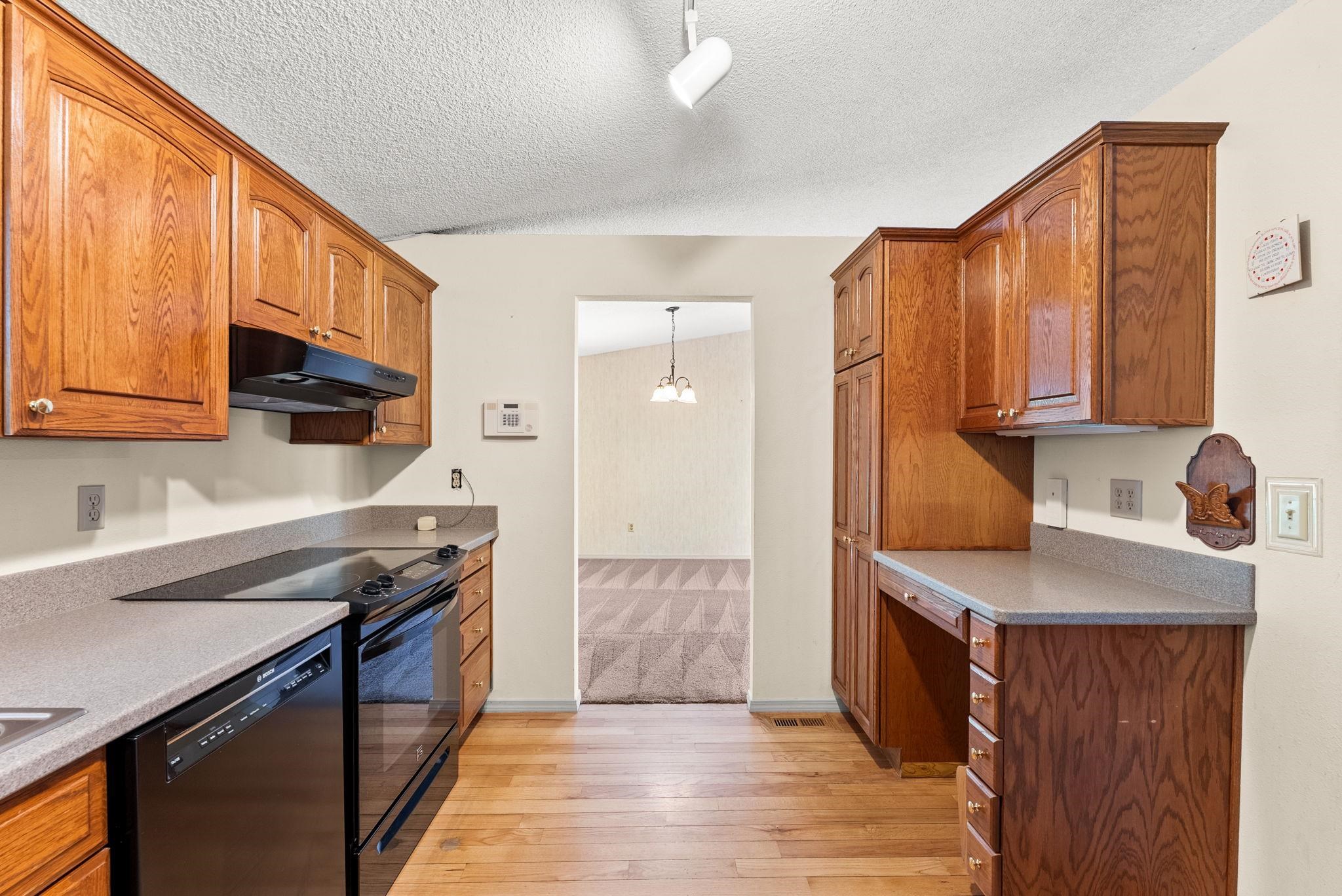 11008 E 35th Ave - Photo 17