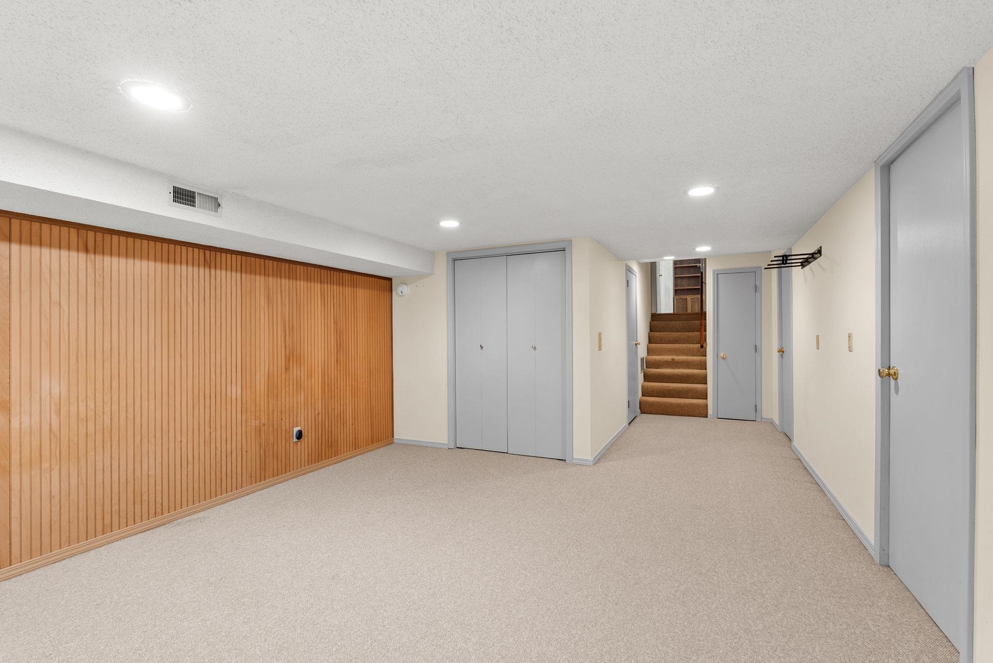 11008 E 35th Ave - Photo 31