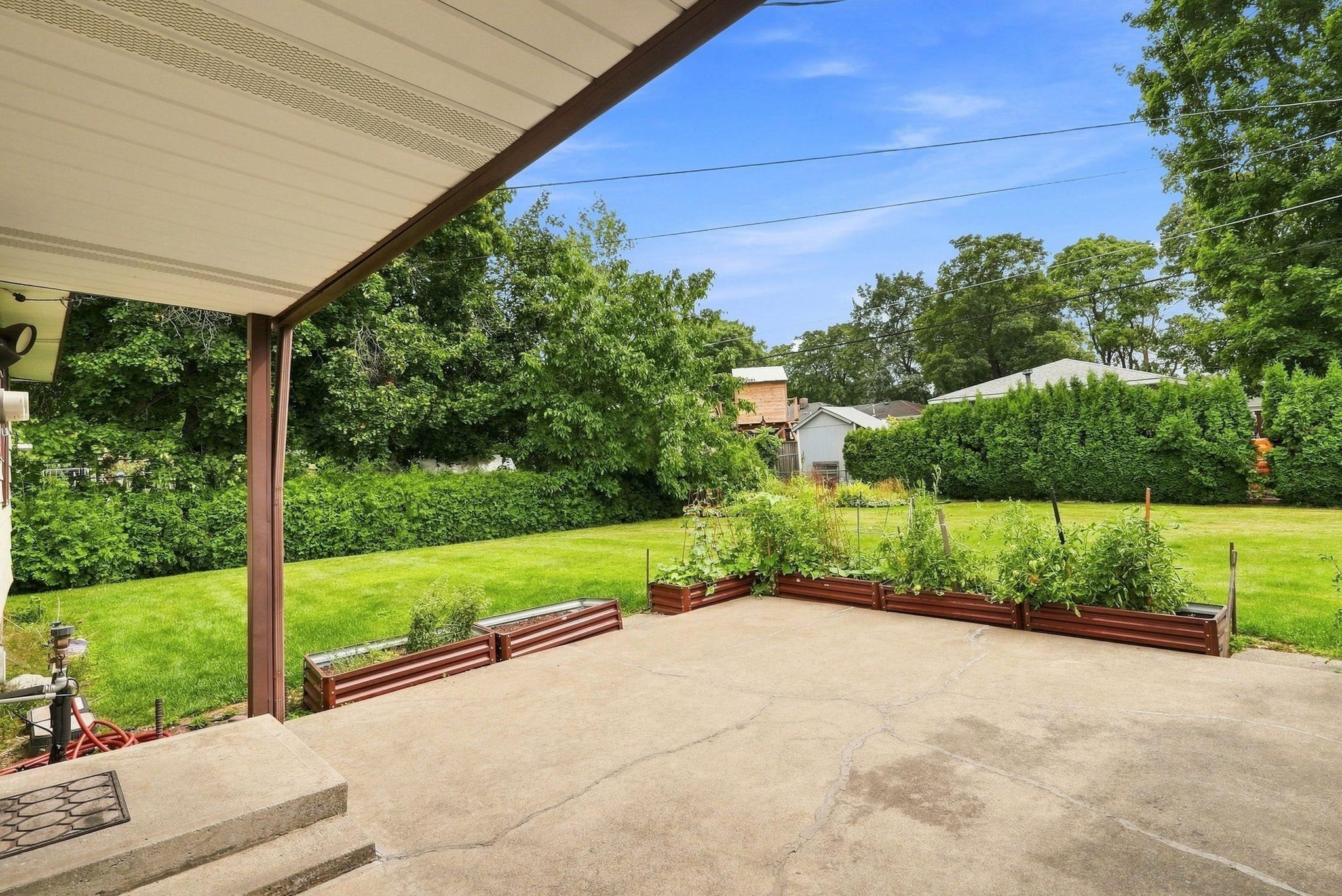 8608 E Bridgeport Ave - Photo 27