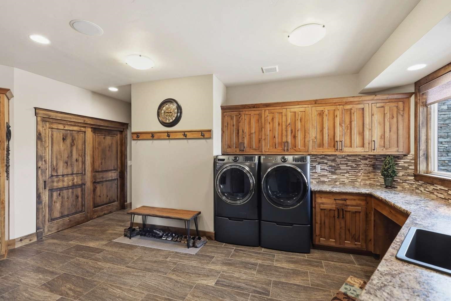 224 N CHIEF GARRY Dr - Photo 24