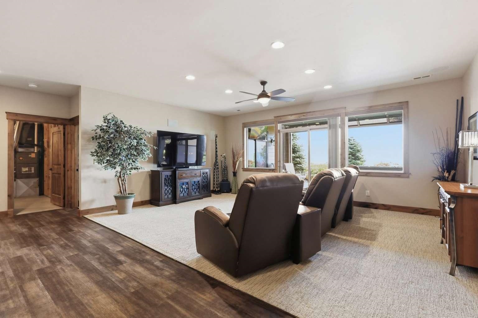 224 N CHIEF GARRY Dr - Photo 27