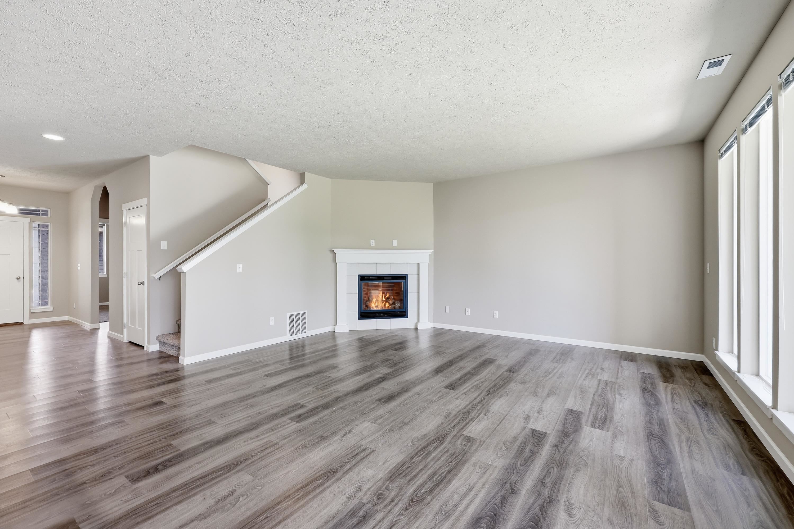 8318 N Summerhill Ln - Photo 2