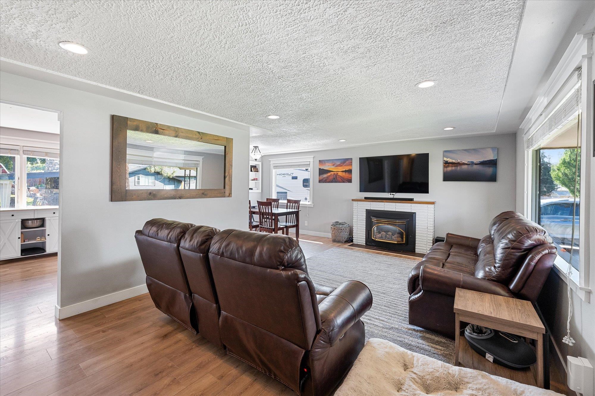 6516 N Hartley St - Photo 4