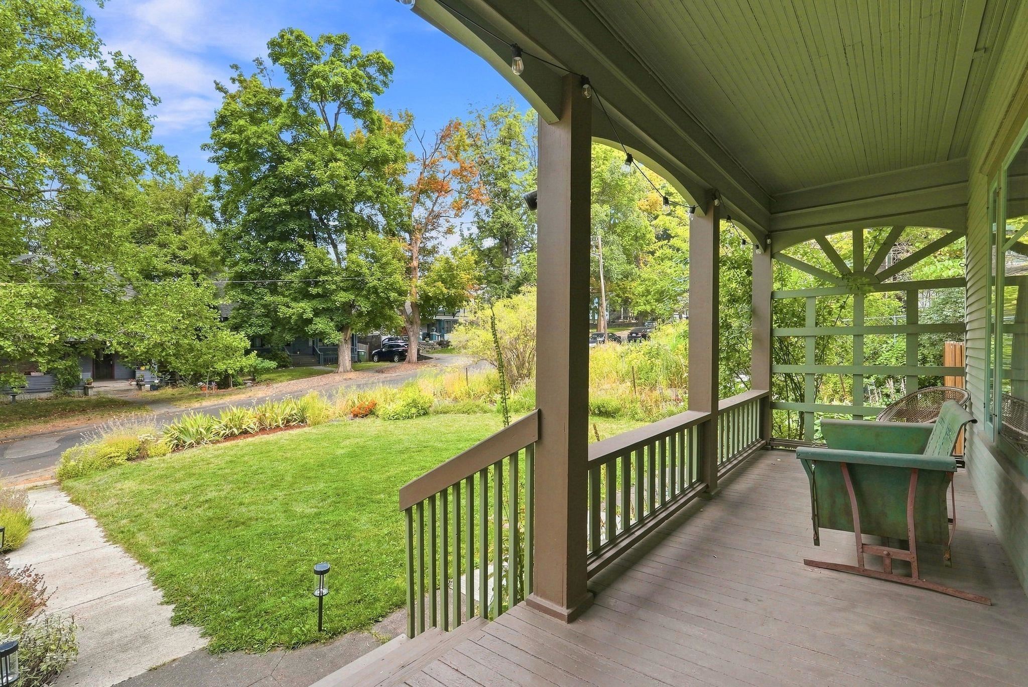 1039 W 11TH Ave - Photo 3