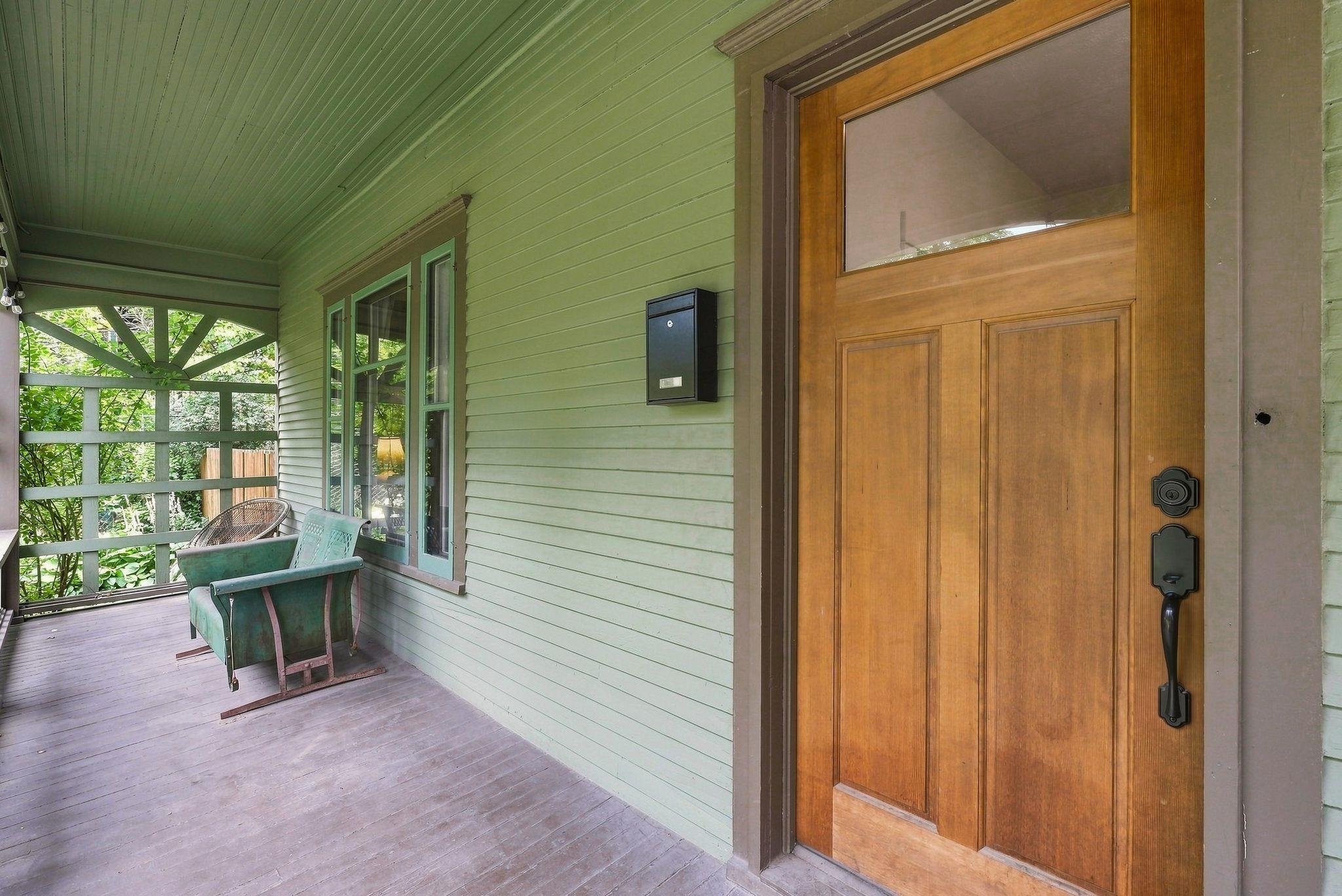 1039 W 11TH Ave - Photo 2
