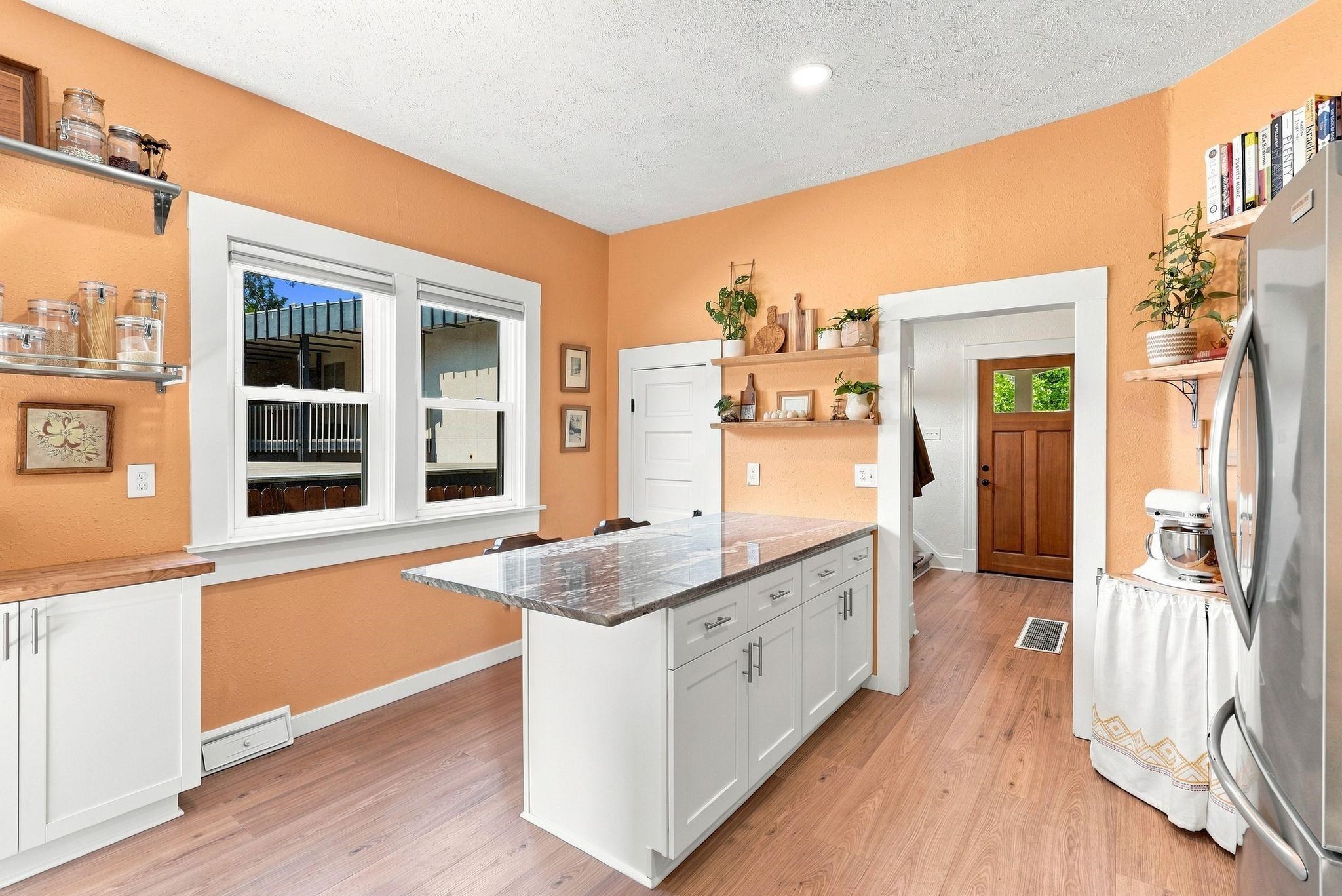 1039 W 11TH Ave - Photo 12