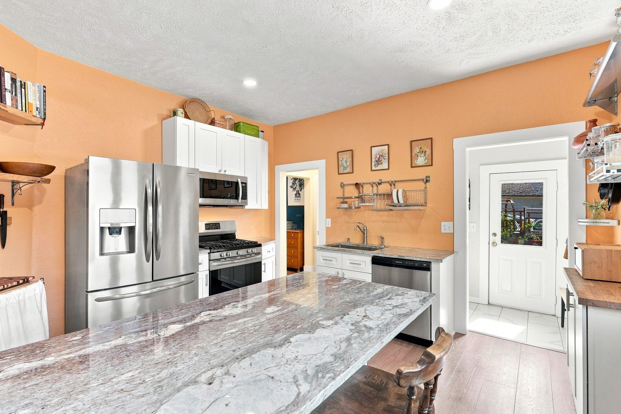 1039 W 11TH Ave - Photo 14