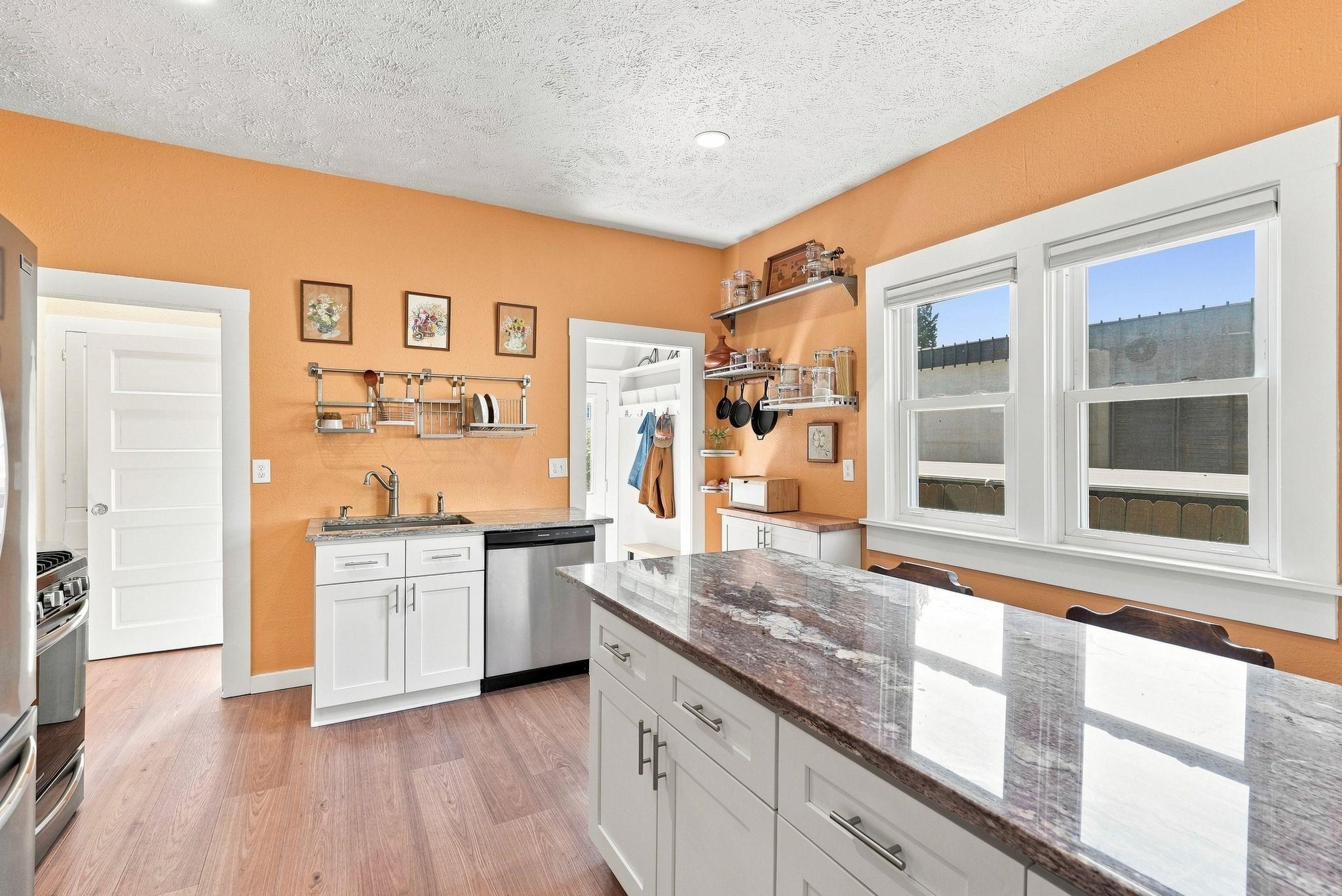 1039 W 11TH Ave - Photo 16