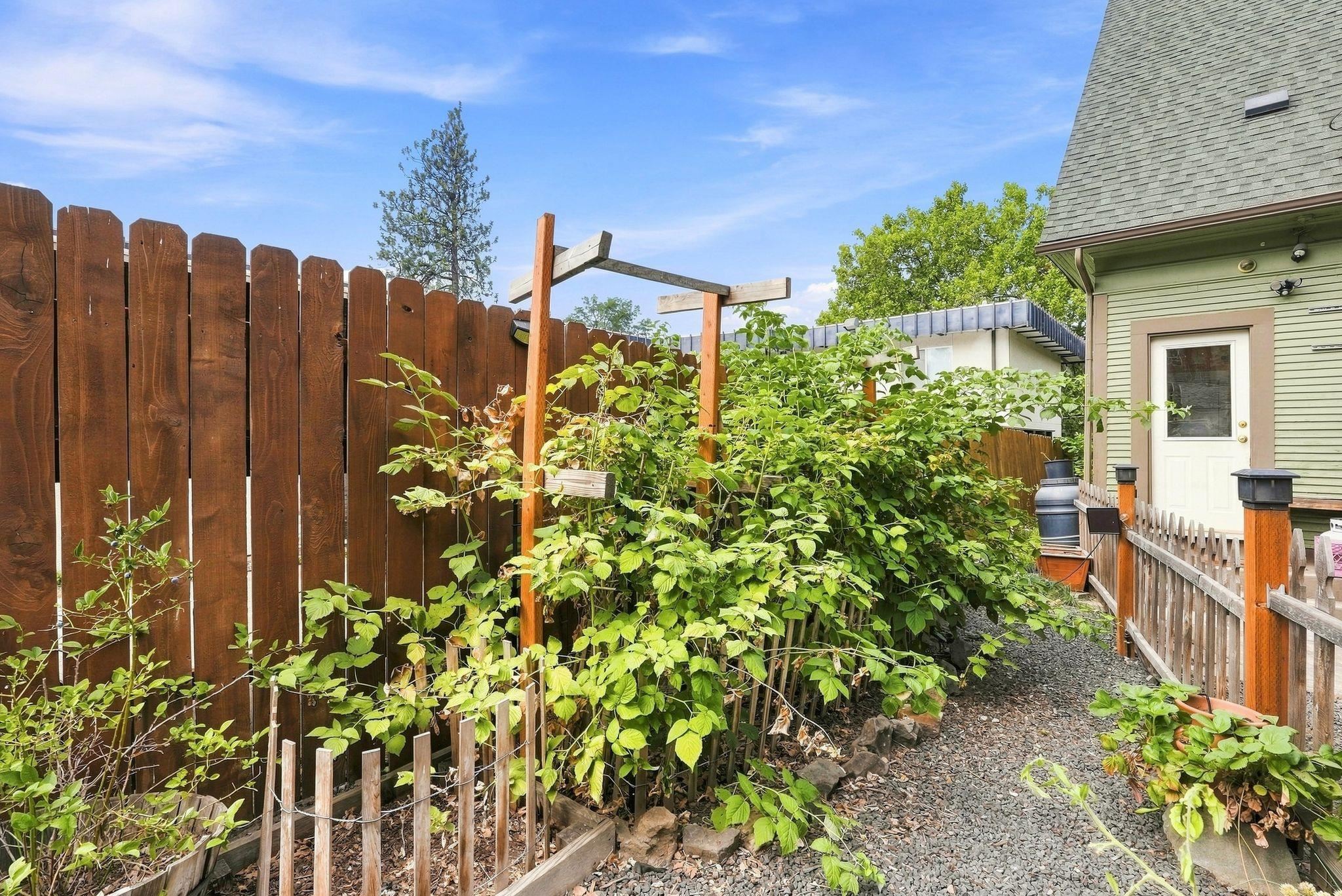 1039 W 11TH Ave - Photo 34