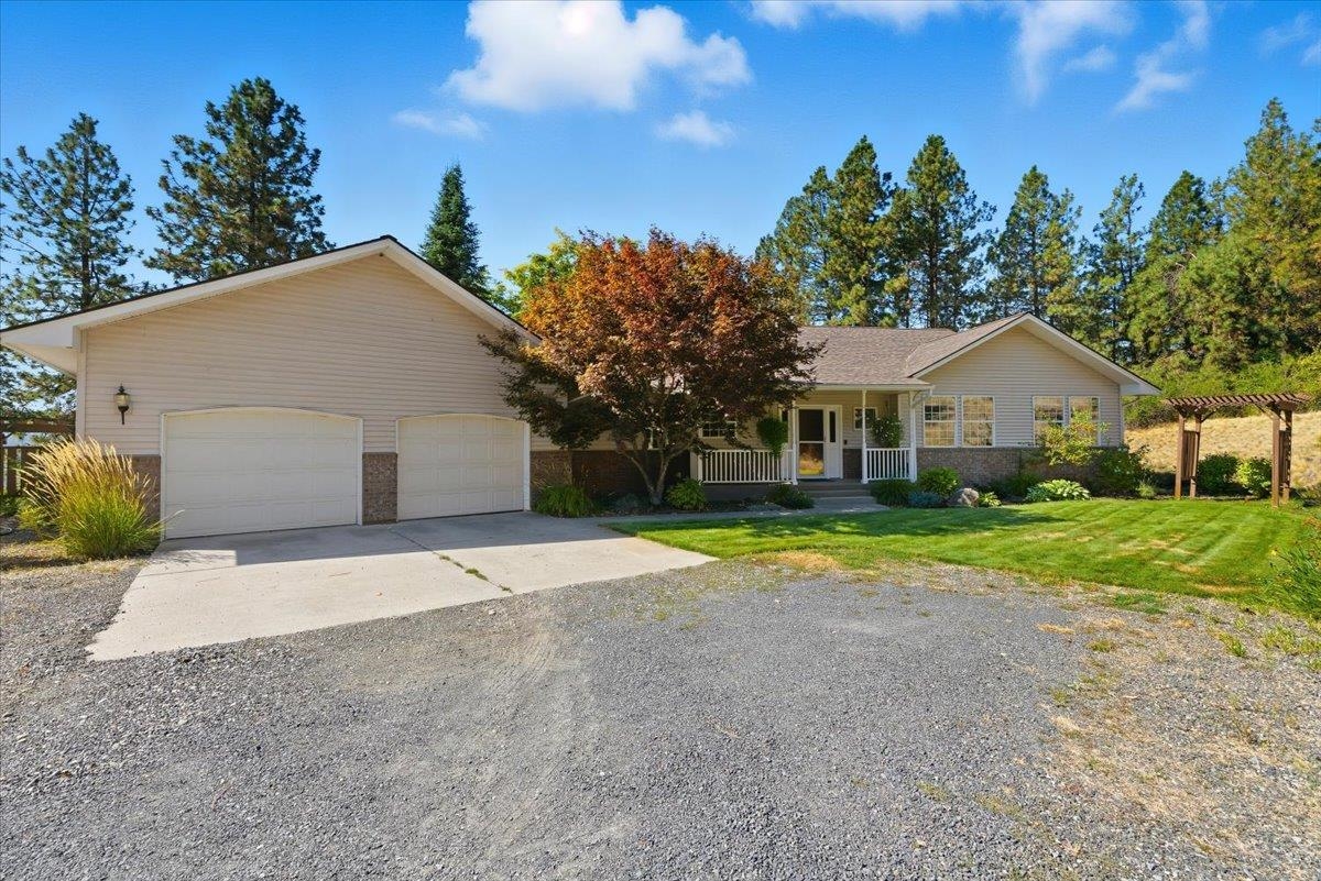 10924 S Latah Ln - Photo 1