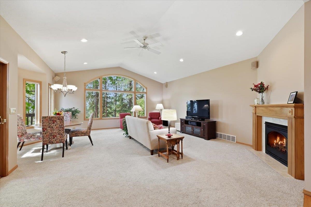 10924 S Latah Ln - Photo 5