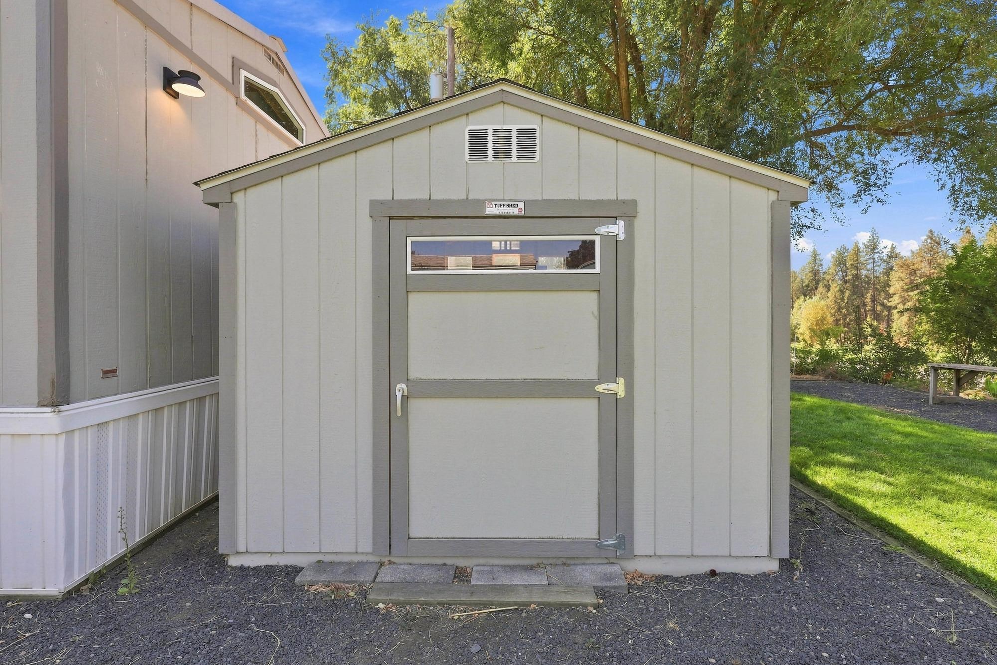 2601 N Barker Rd - Photo 24