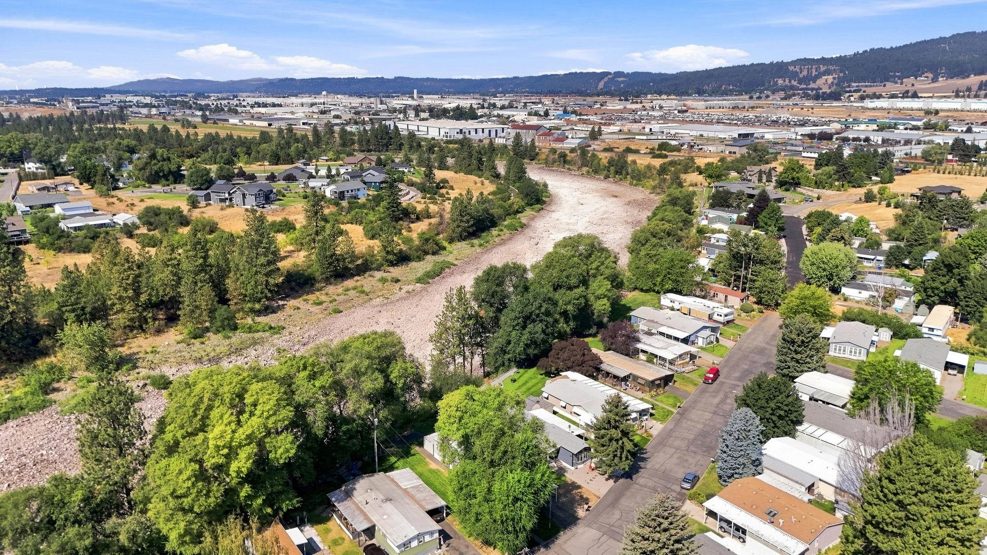 2601 N Barker Rd - Photo 32