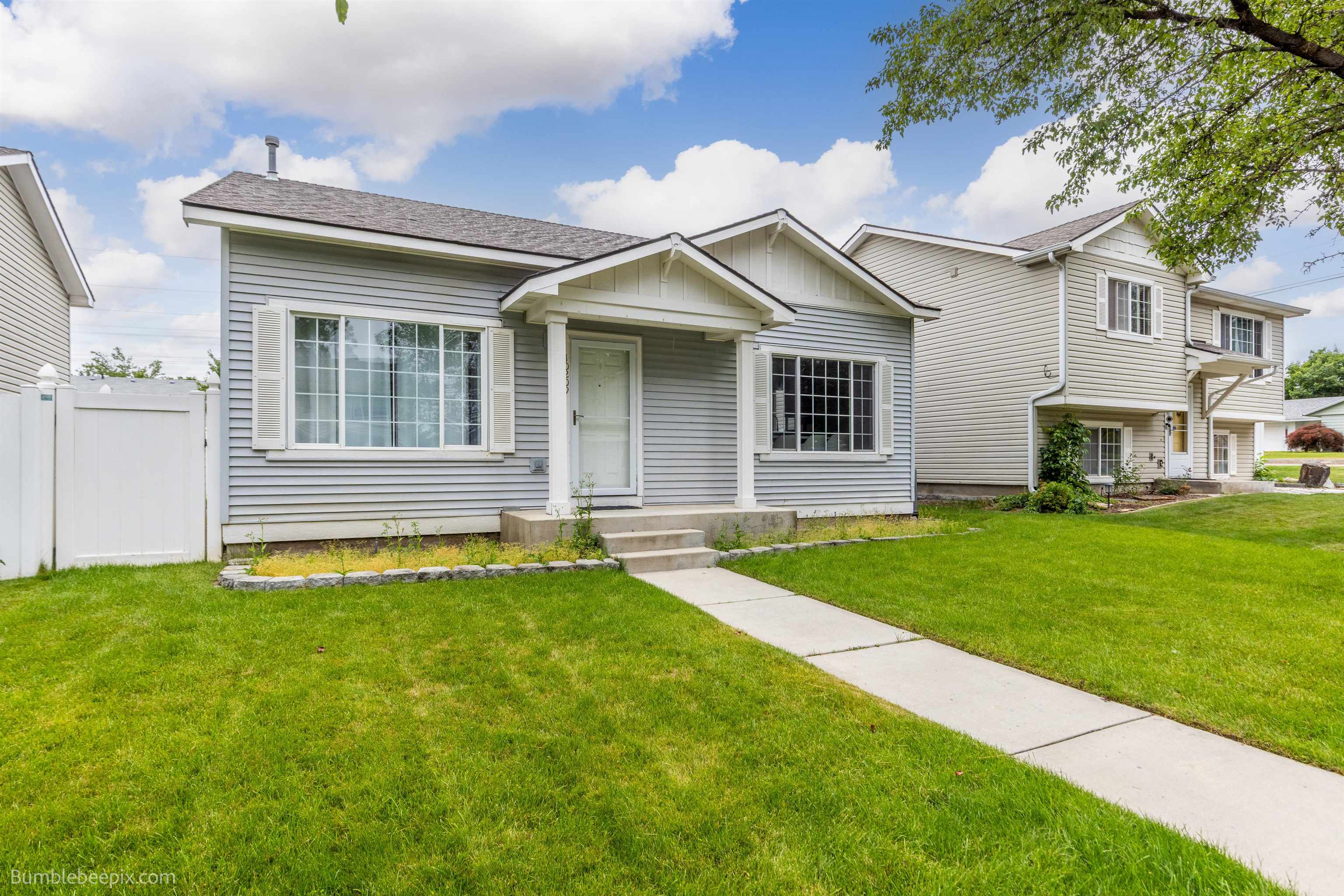 10209 E 17th Ln - Photo 1