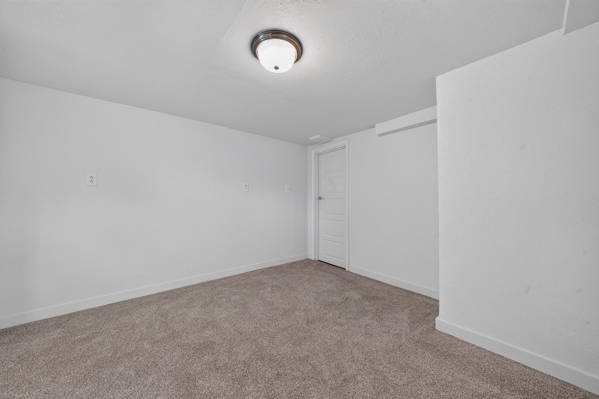 1658 E Rich Ave - Photo 26
