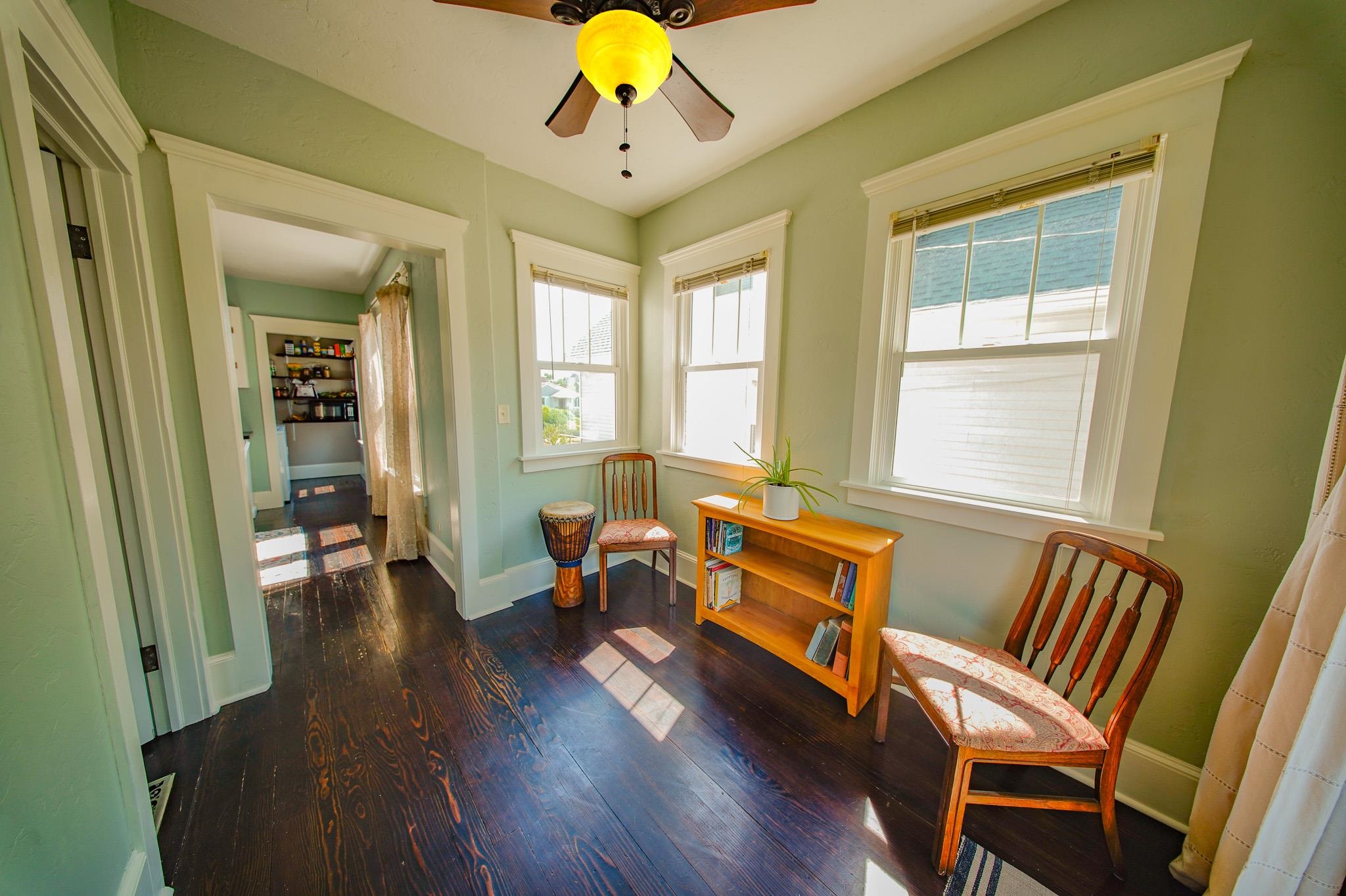 1711 N Normandie St - Photo 14