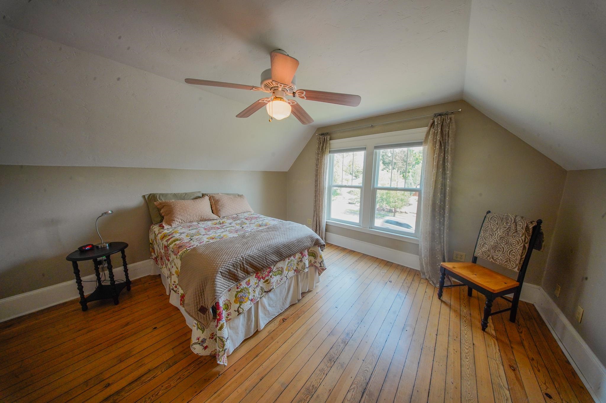 1711 N Normandie St - Photo 20