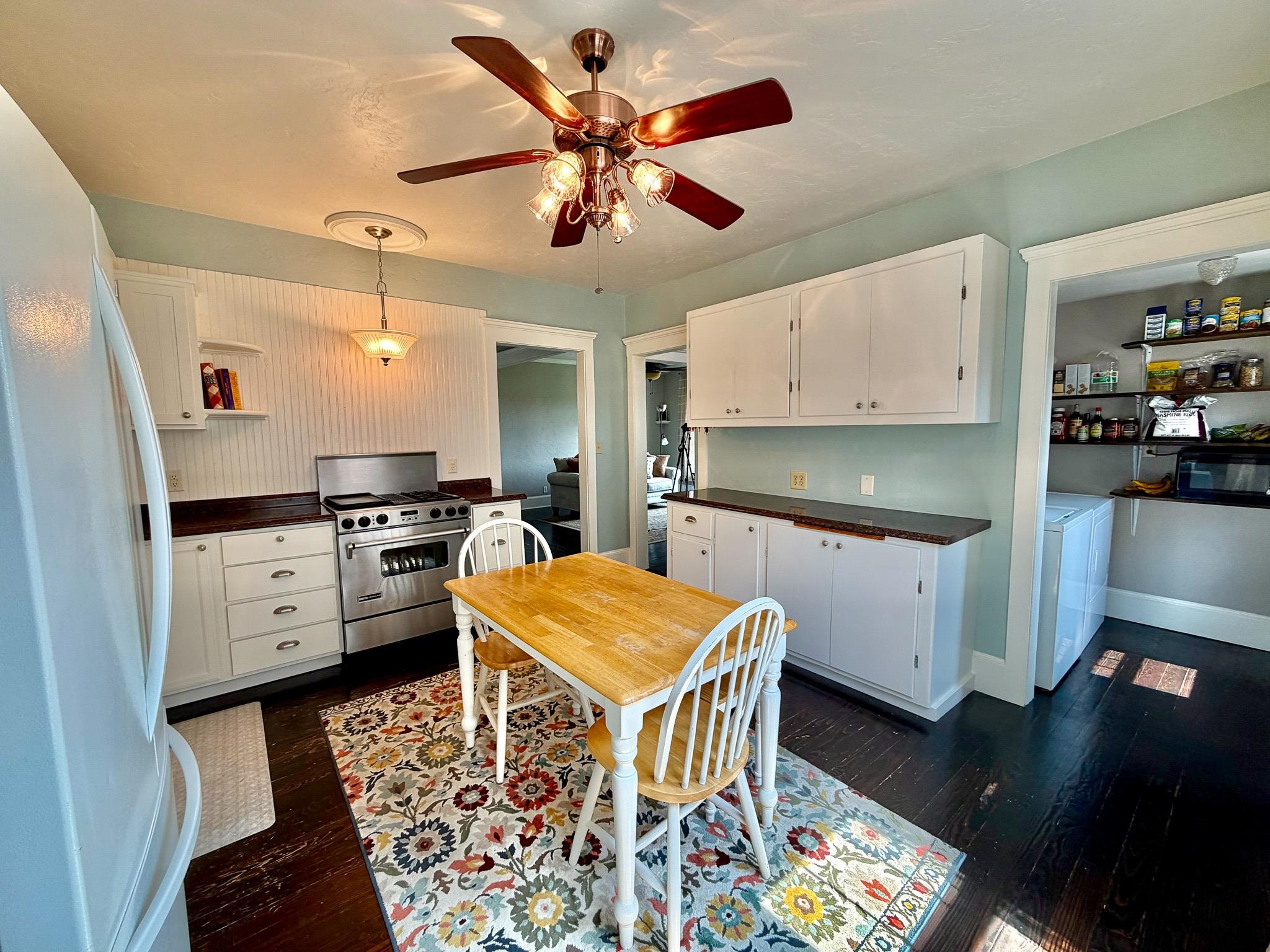 1711 N Normandie St - Photo 11