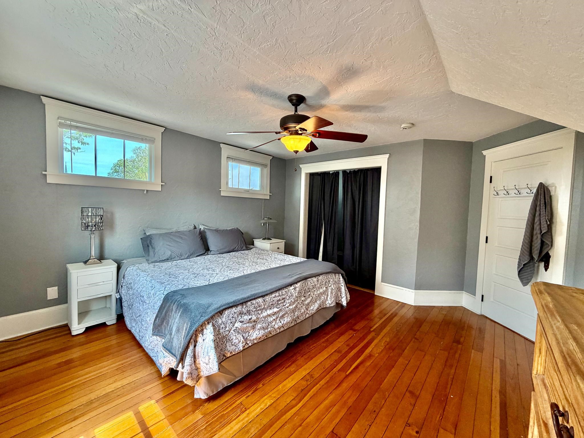 1711 N Normandie St - Photo 18