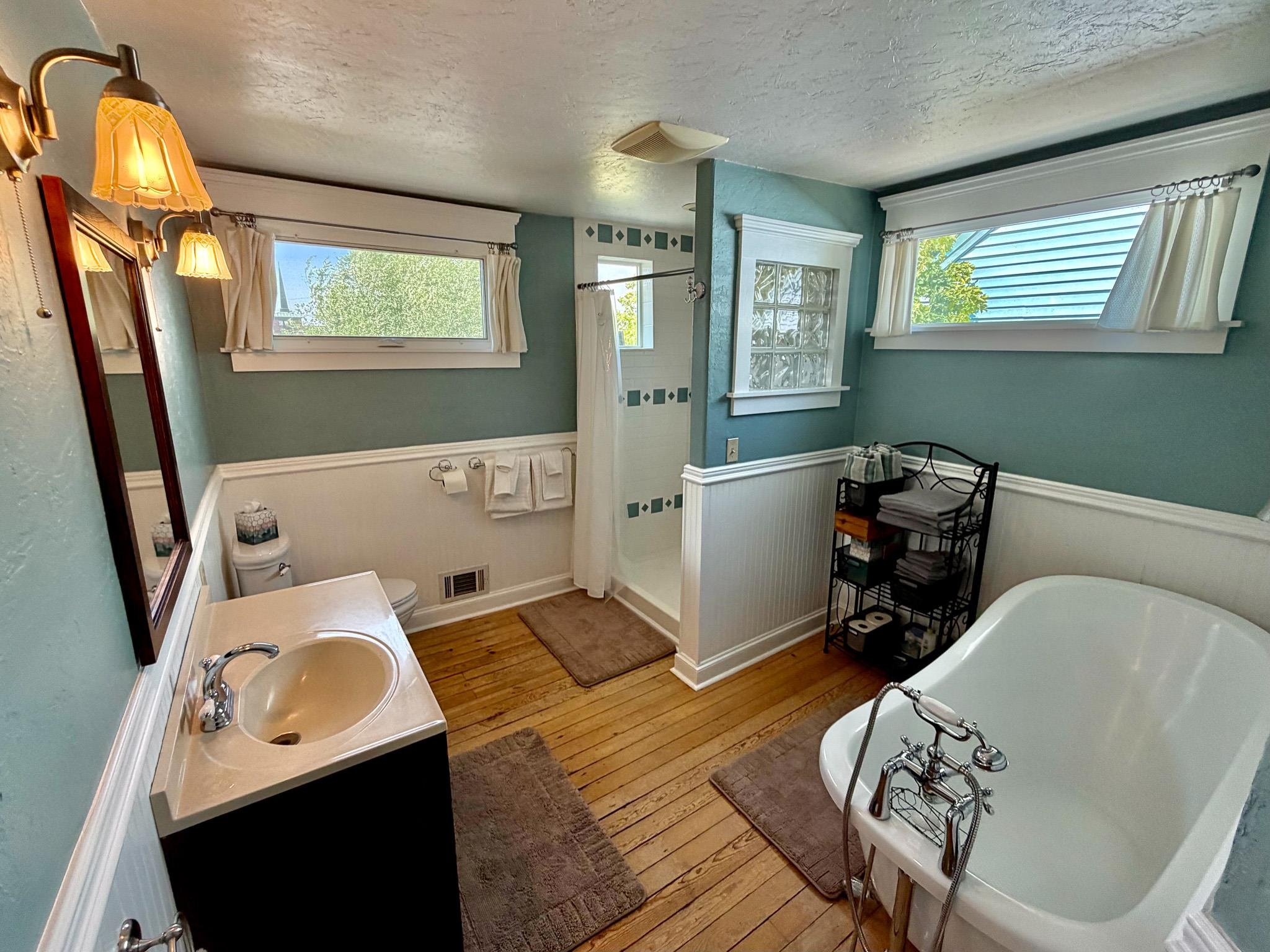 1711 N Normandie St - Photo 19