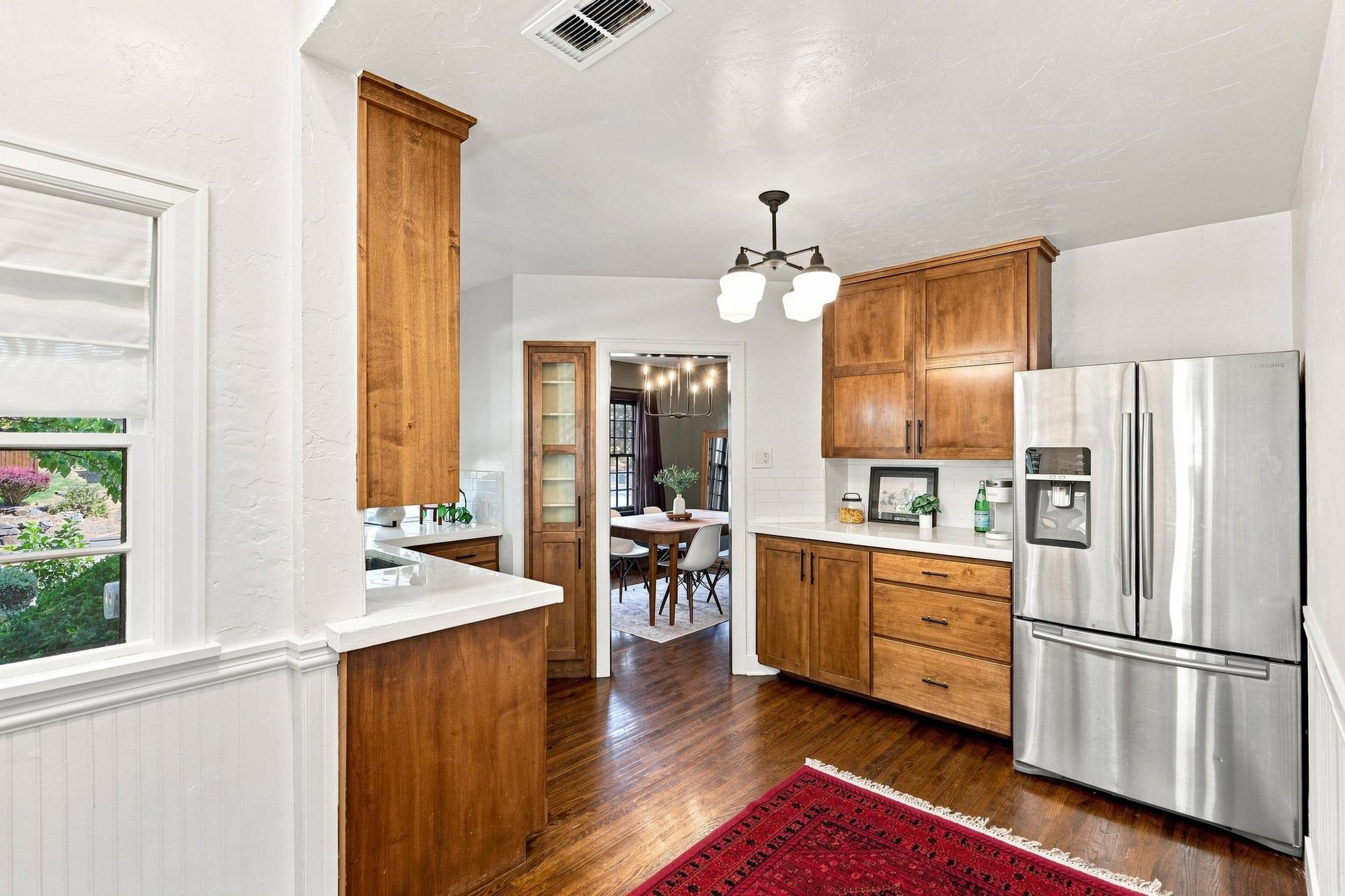 2324 S Jefferson St - Photo 9