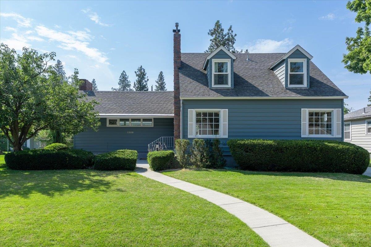 1208 E 27th Ave - Photo 1