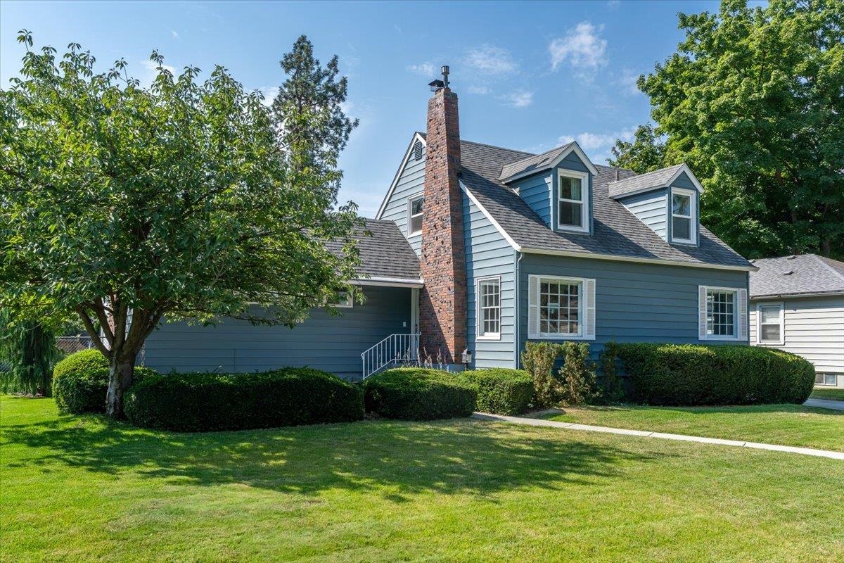 1208 E 27th Ave - Photo 2