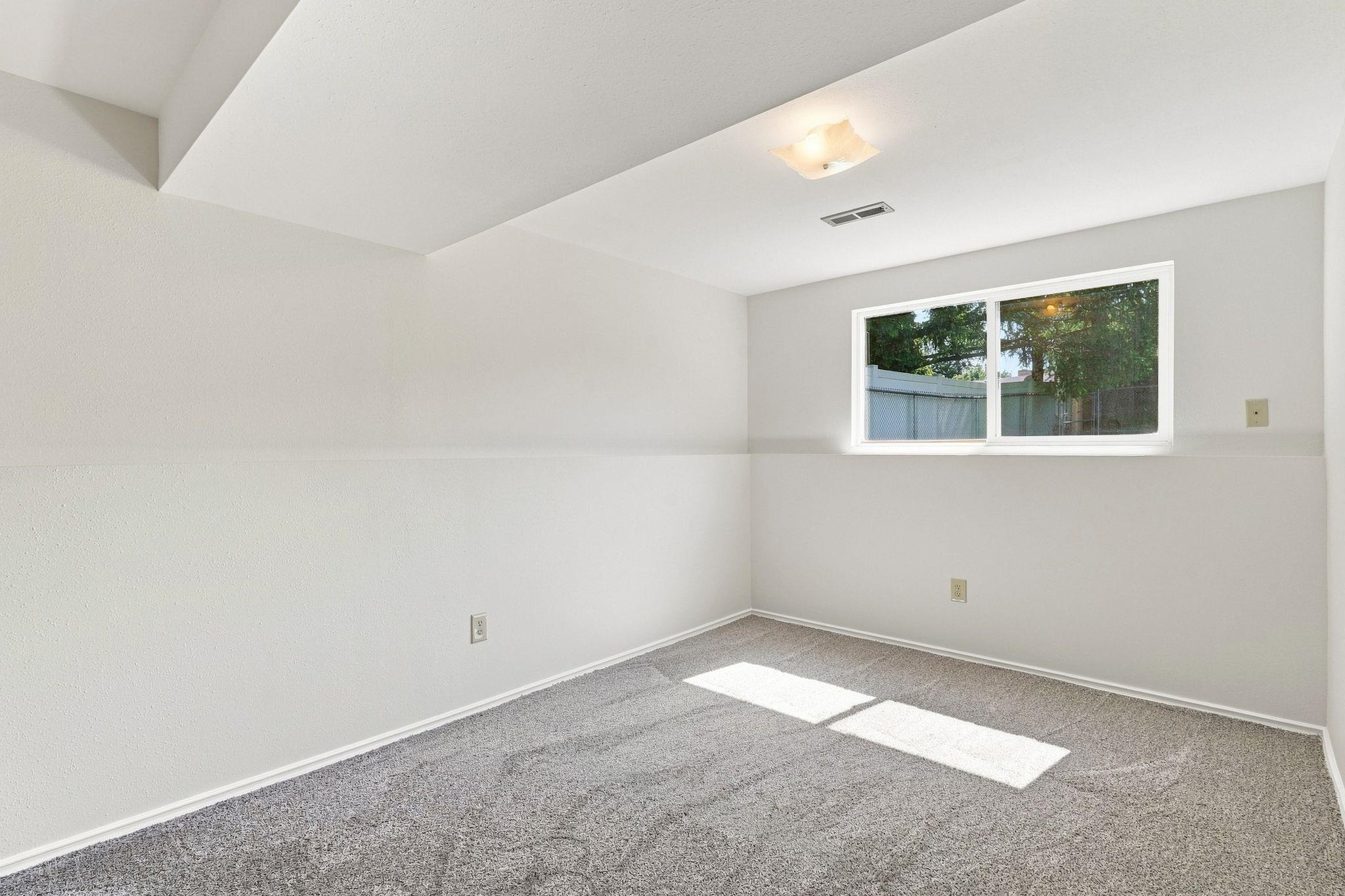 11912 E 25th Ave - Photo 18