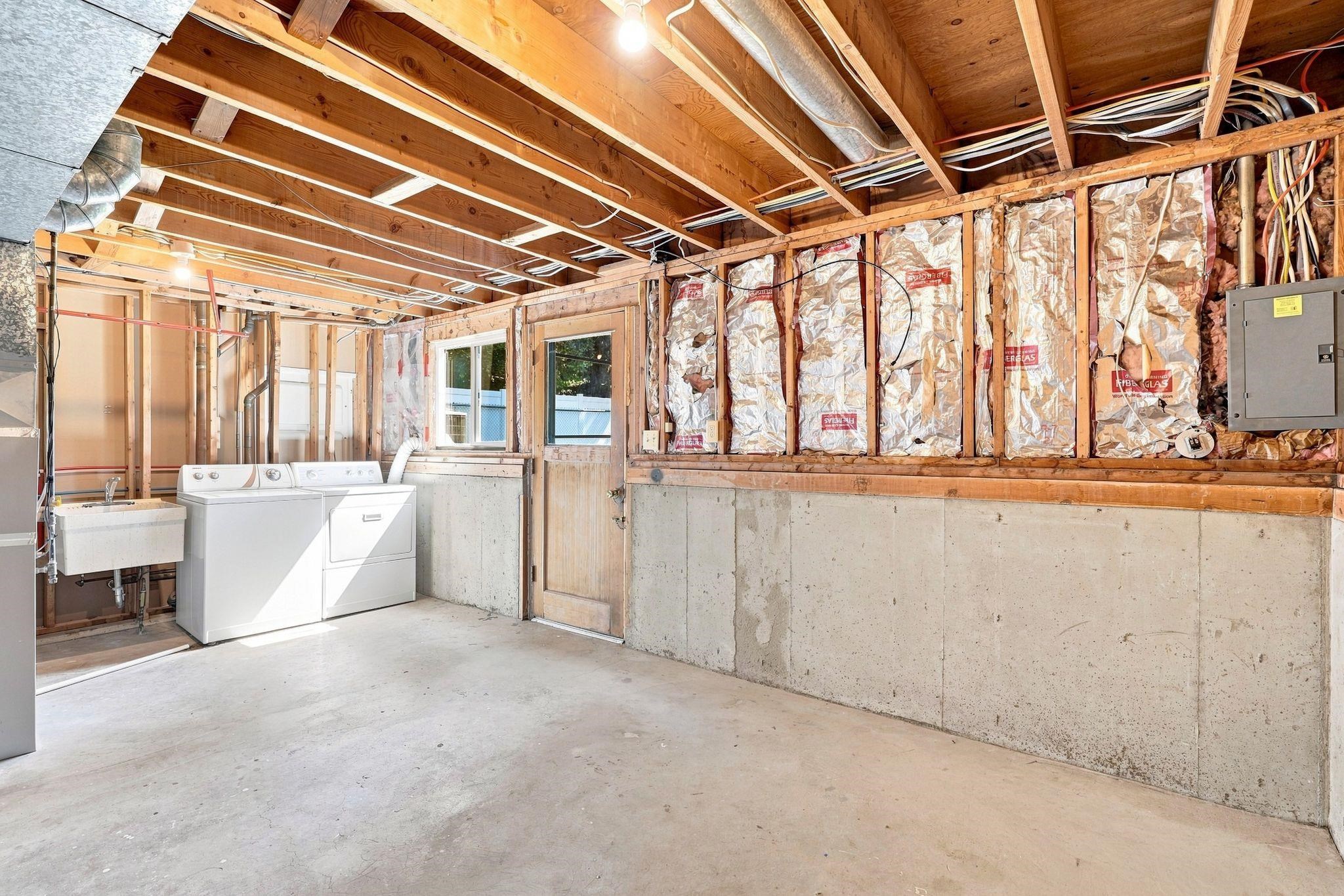 11912 E 25th Ave - Photo 24