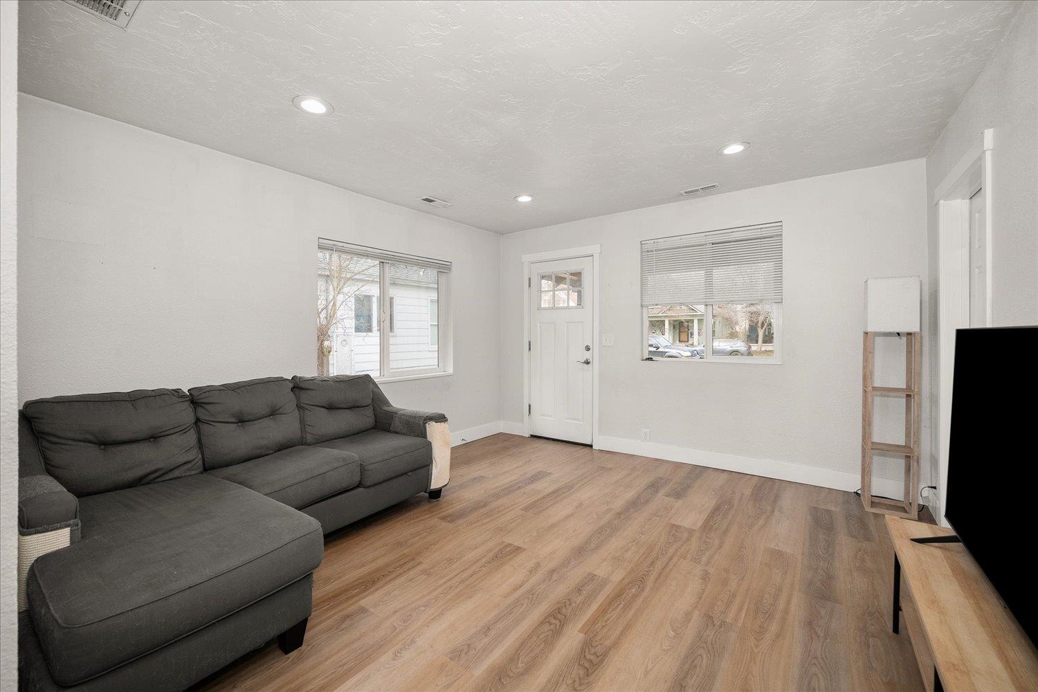 2807 W Mallon Ave - Photo 4