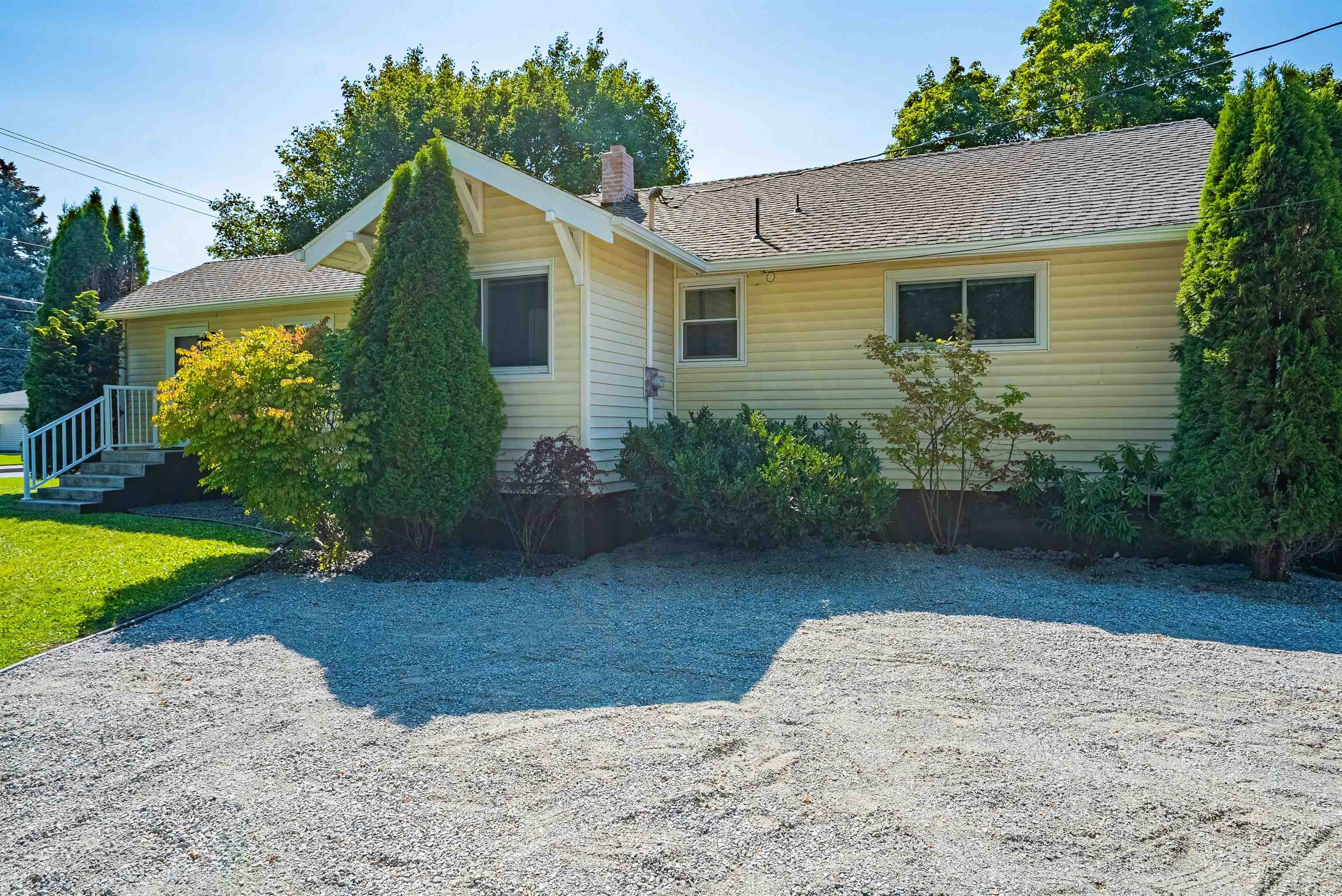 3325 N Vista Rd - Photo 2