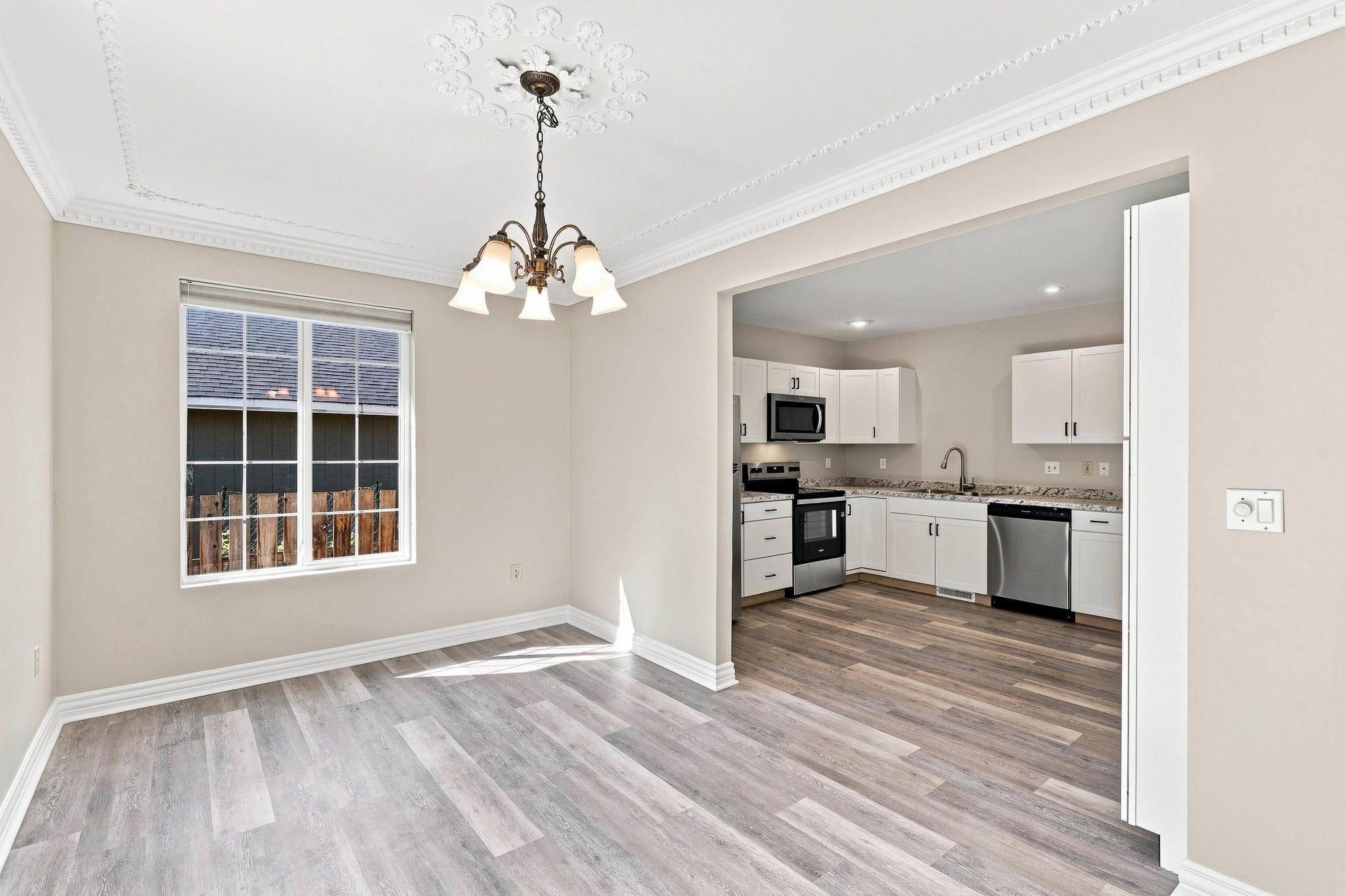 657 S Freya St - Photo 6