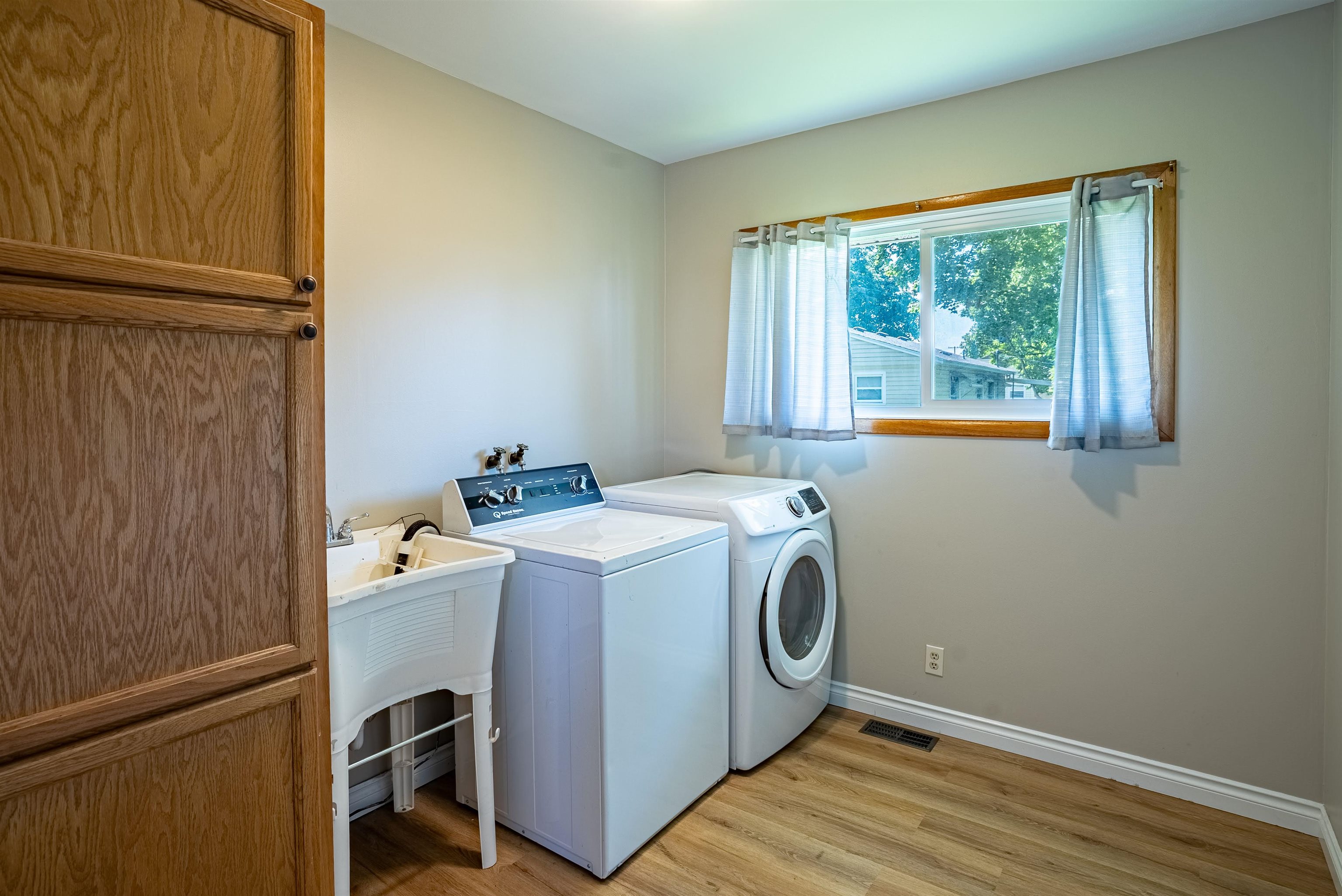3325 N Vista Rd - Photo 19