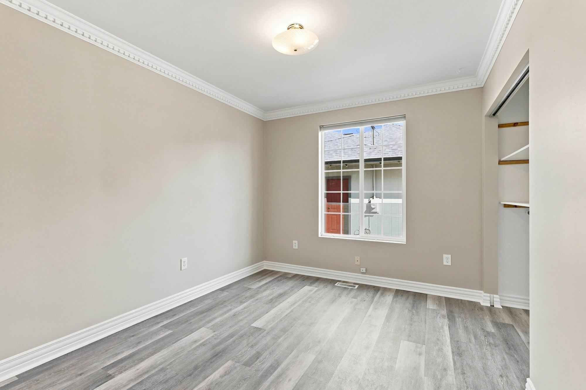 657 S Freya St - Photo 15