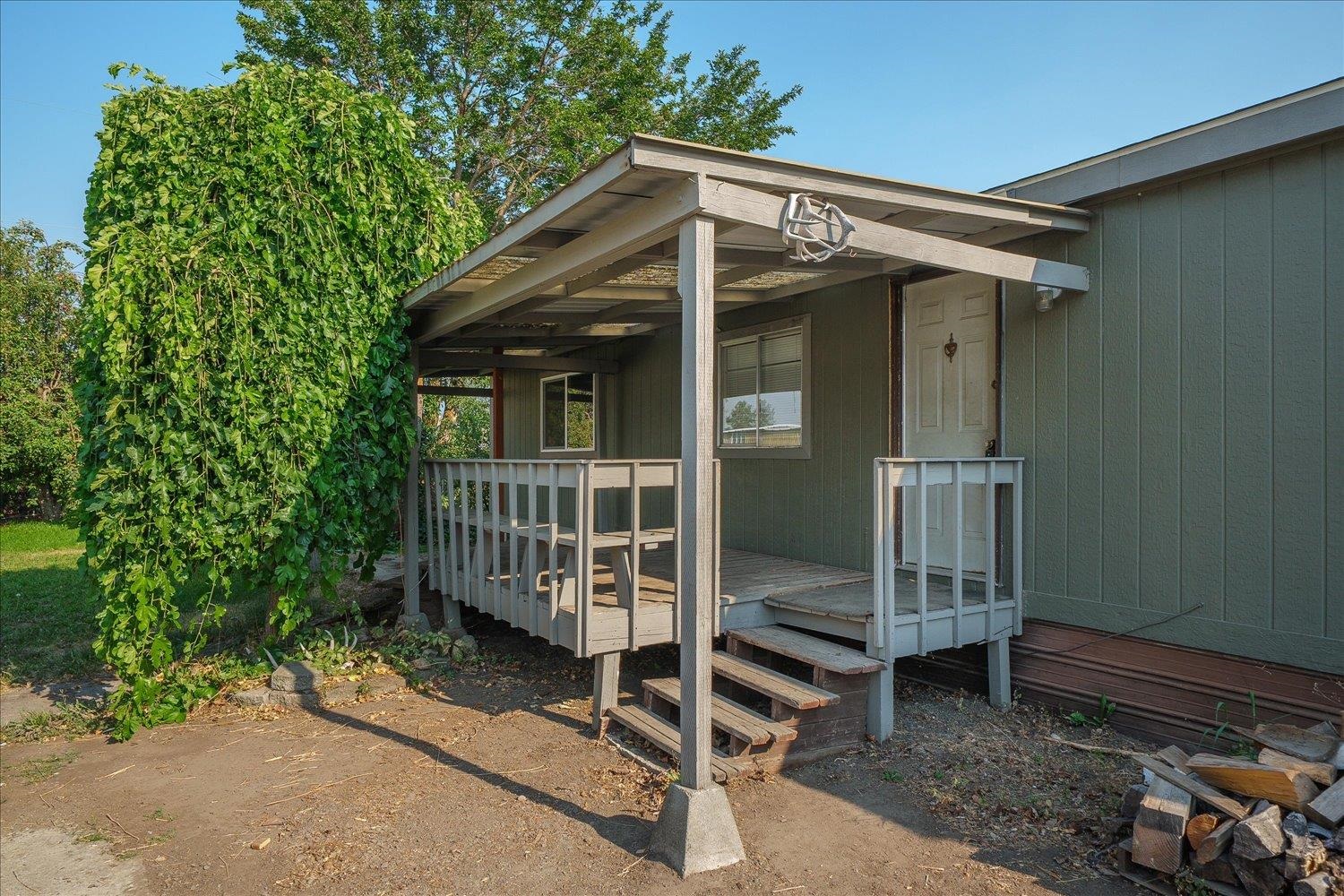 504 N Hodges Rd - Photo 2