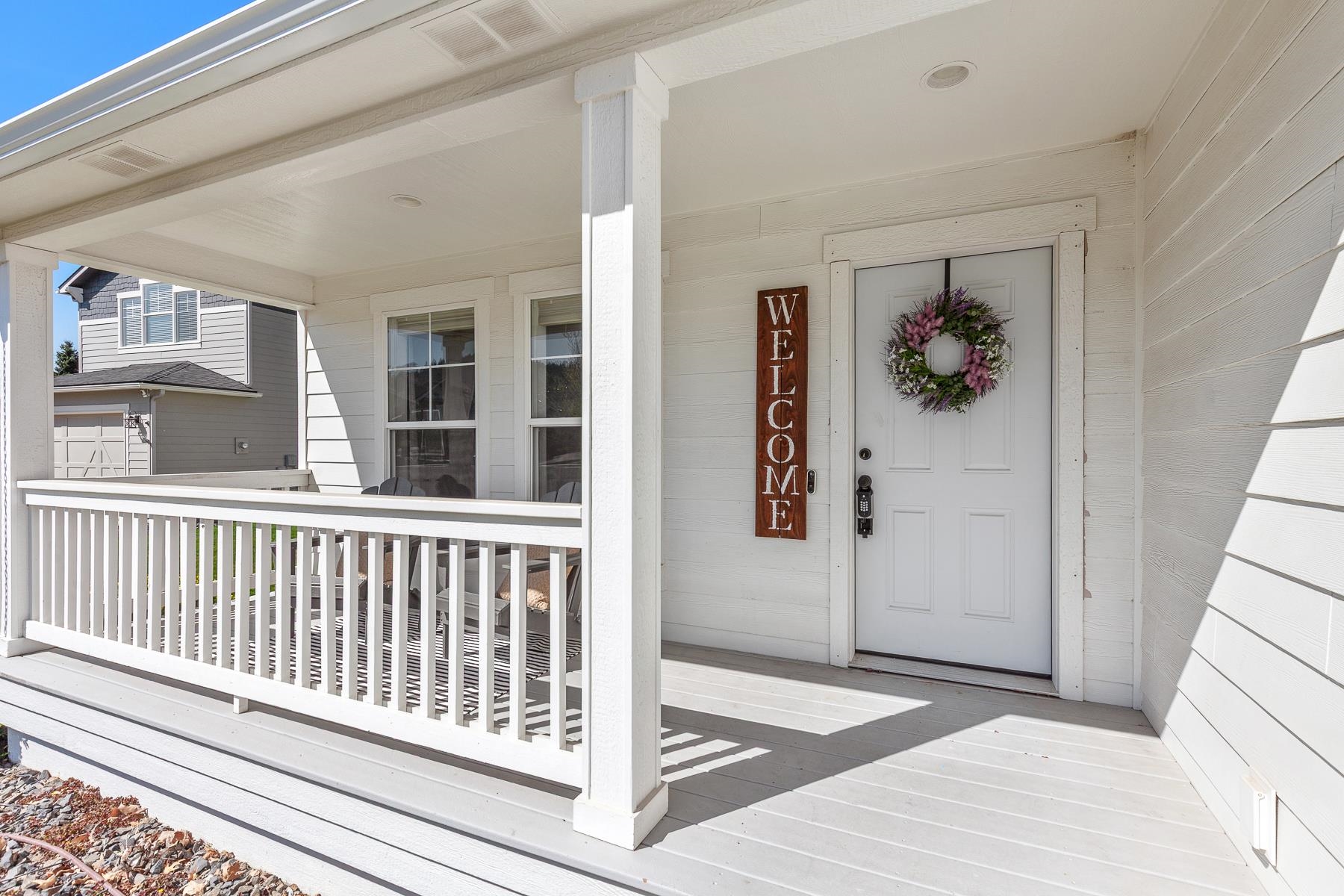 1679 N Carson Range St - Photo 2