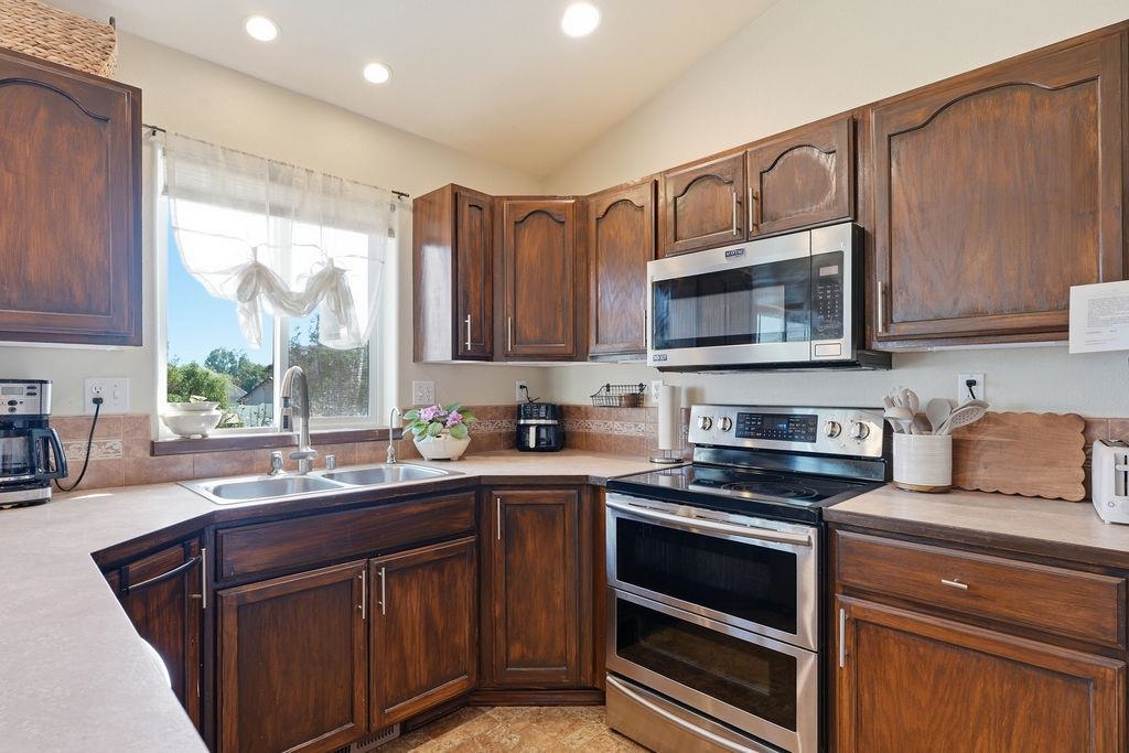 8708 N WARREN St - Photo 14