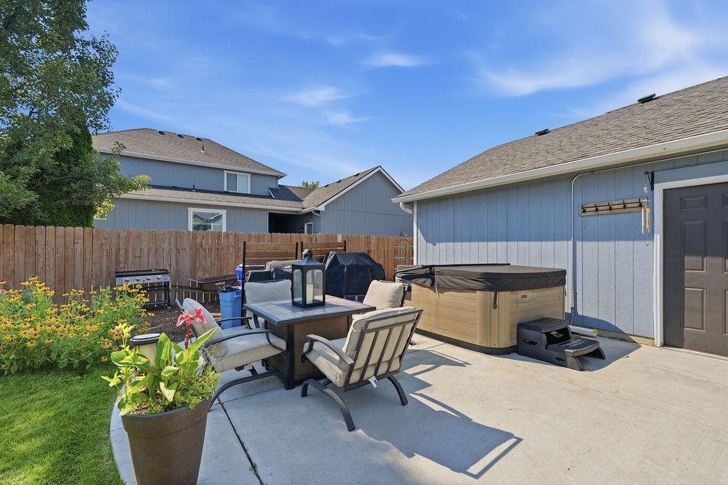 8708 N WARREN St - Photo 42
