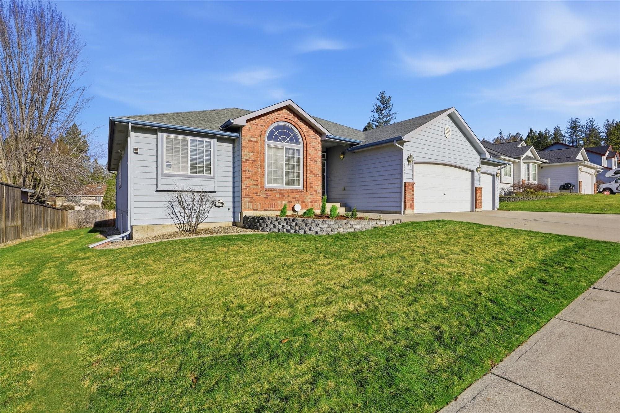 4708 W Belmont Dr - Photo 2