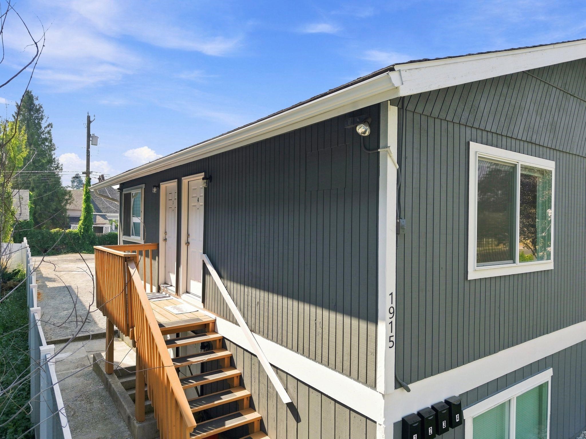 1915 W Boone Ave - Photo 3