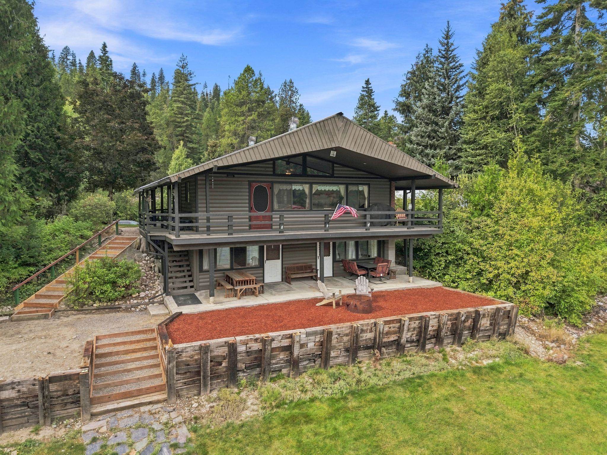 136 Hazel St - Photo 2