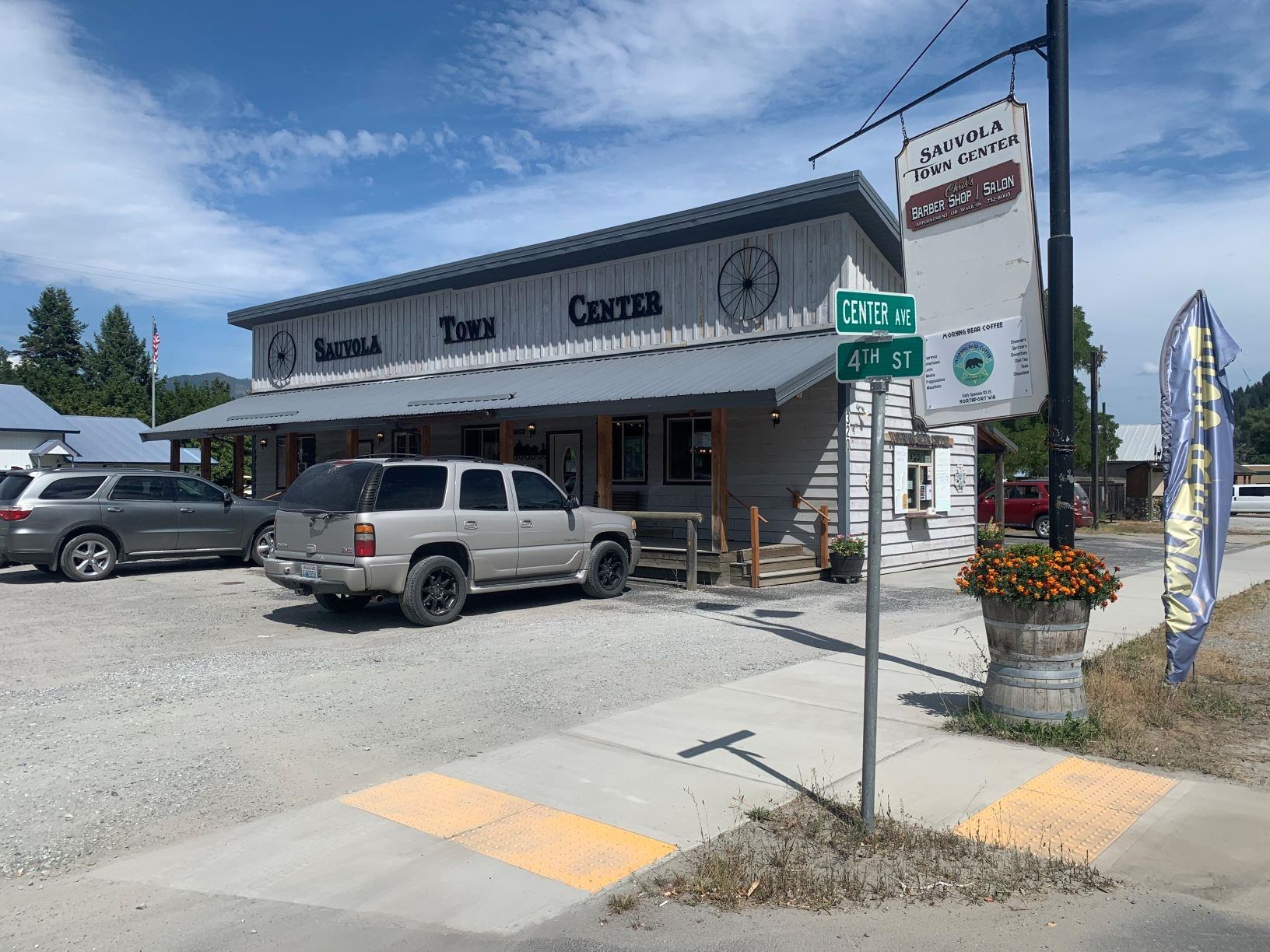 320 Center Ave - Photo 2
