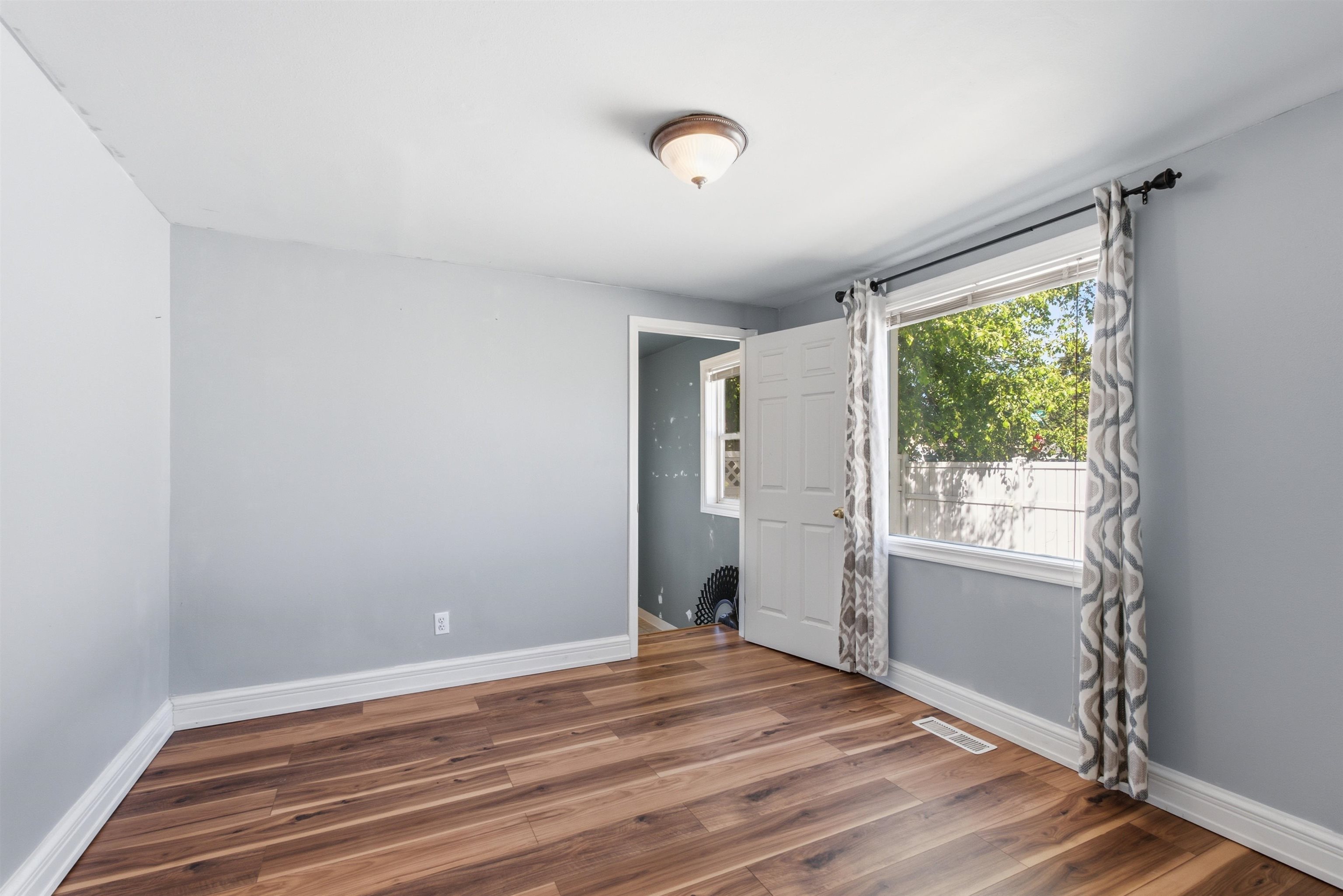 2803 W Rowan Ave - Photo 15