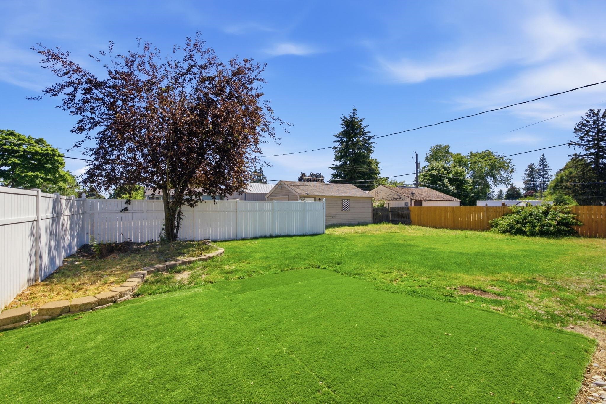 2803 W Rowan Ave - Photo 17