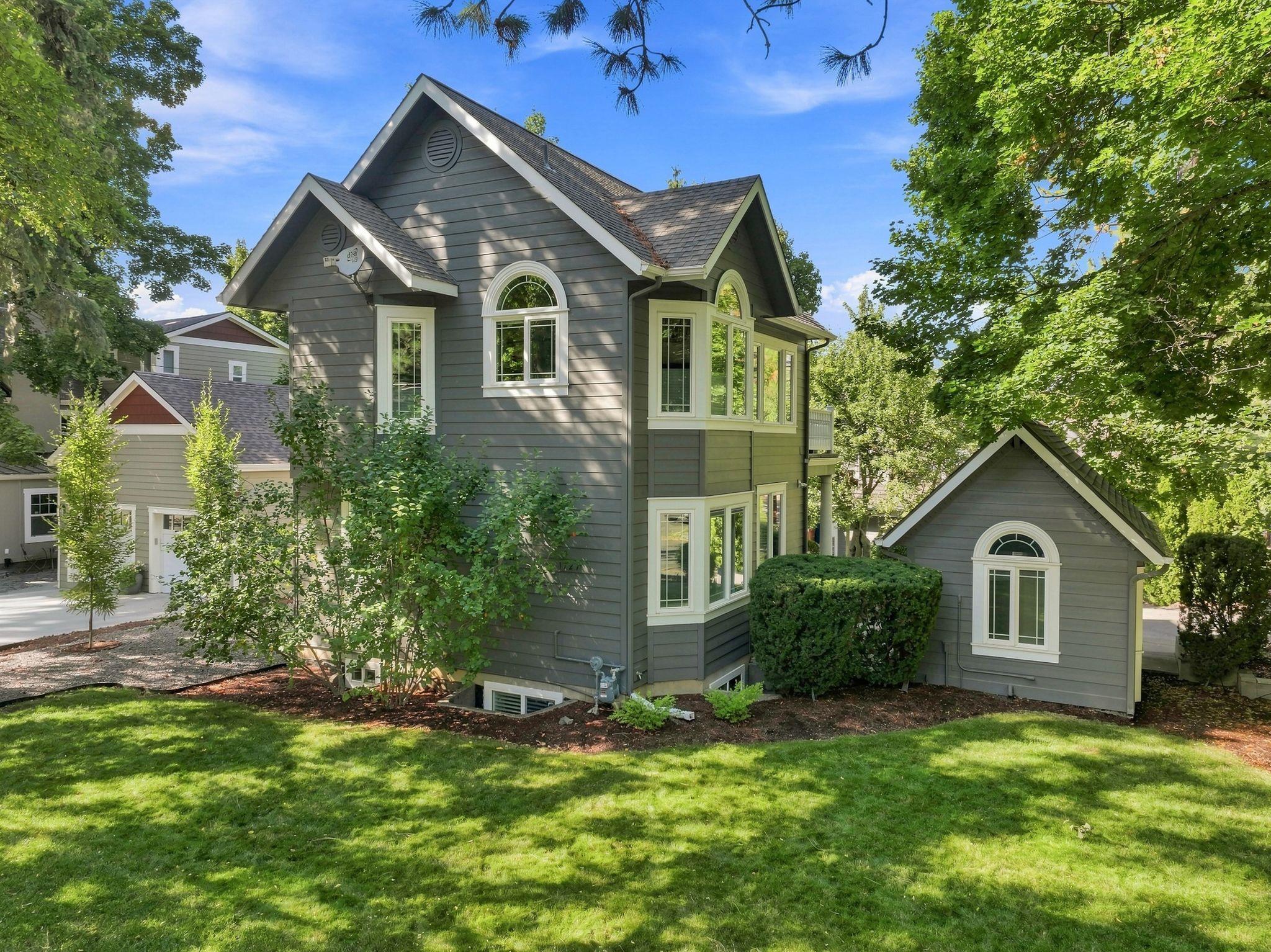 1727 E 16TH Ave - Photo 2