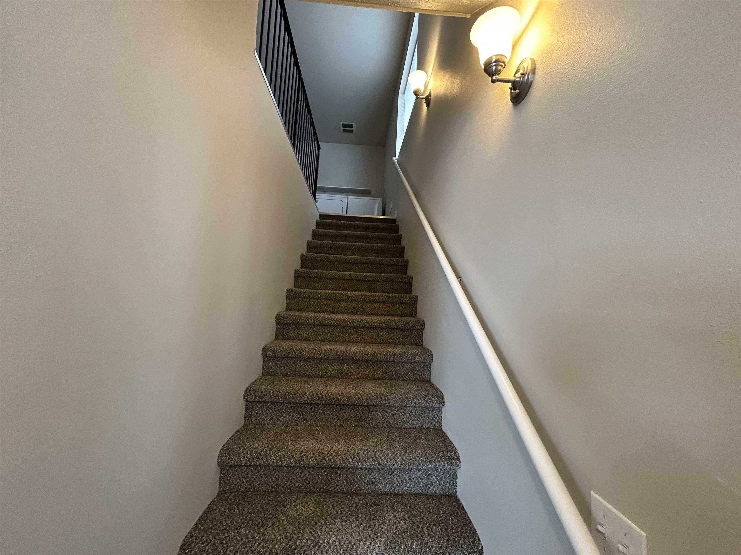314 W 3rd St - Photo 13